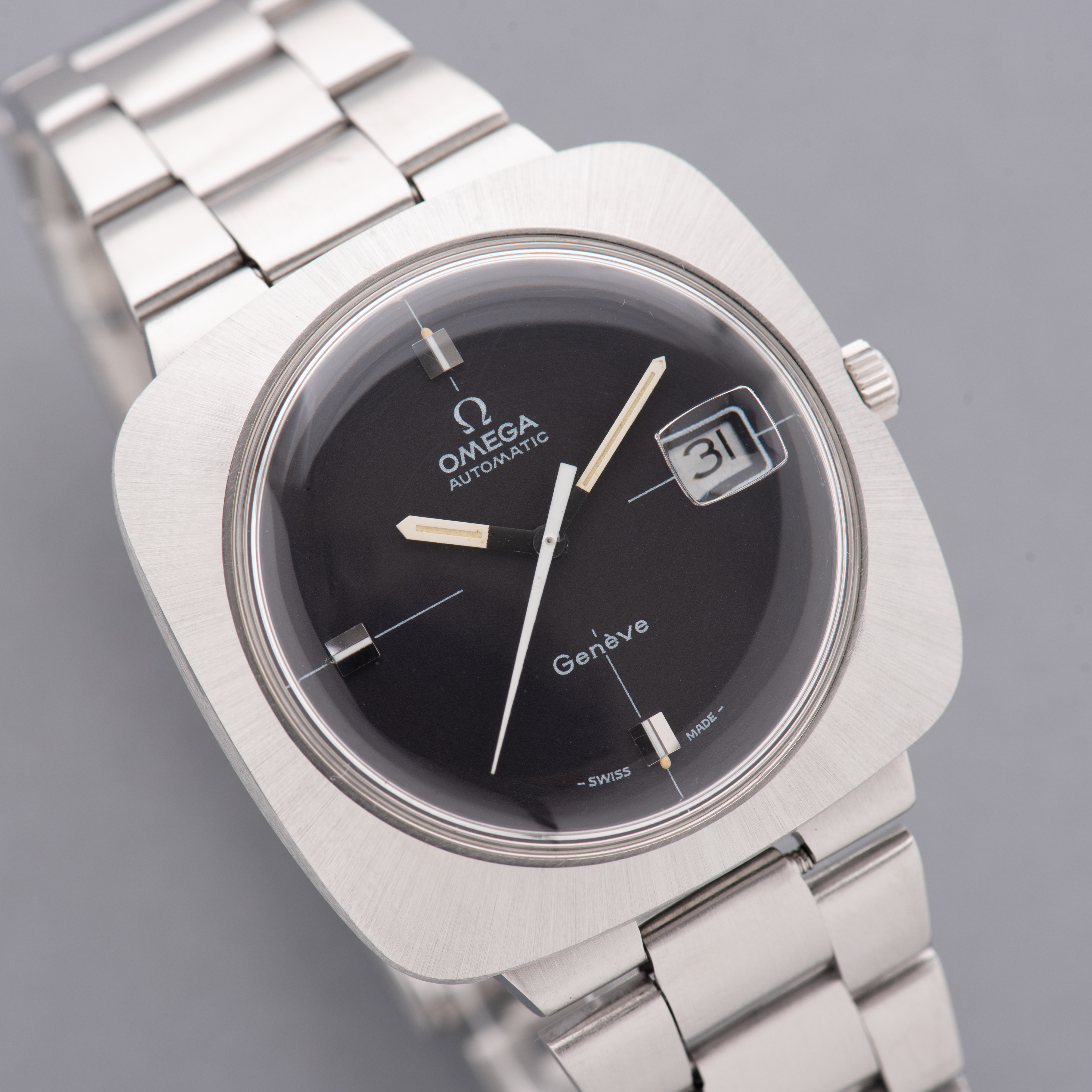 View of Omega Genève "Dynamic" Automatic black dial from 1969 Réf 166.081