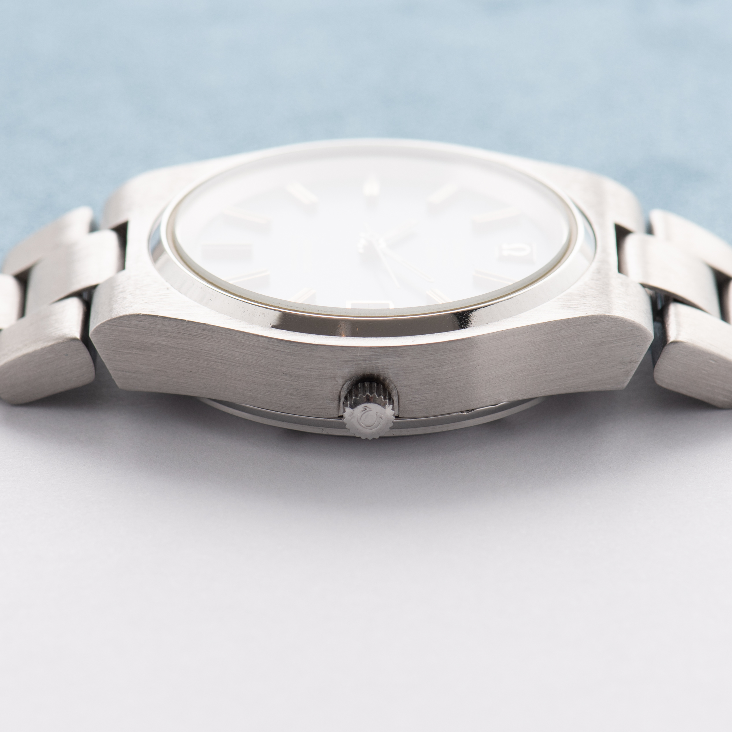 Vue de Omega Electronic F300Hz Seamaster Chronometer Blue Dial Réf 198.0044 from 1970