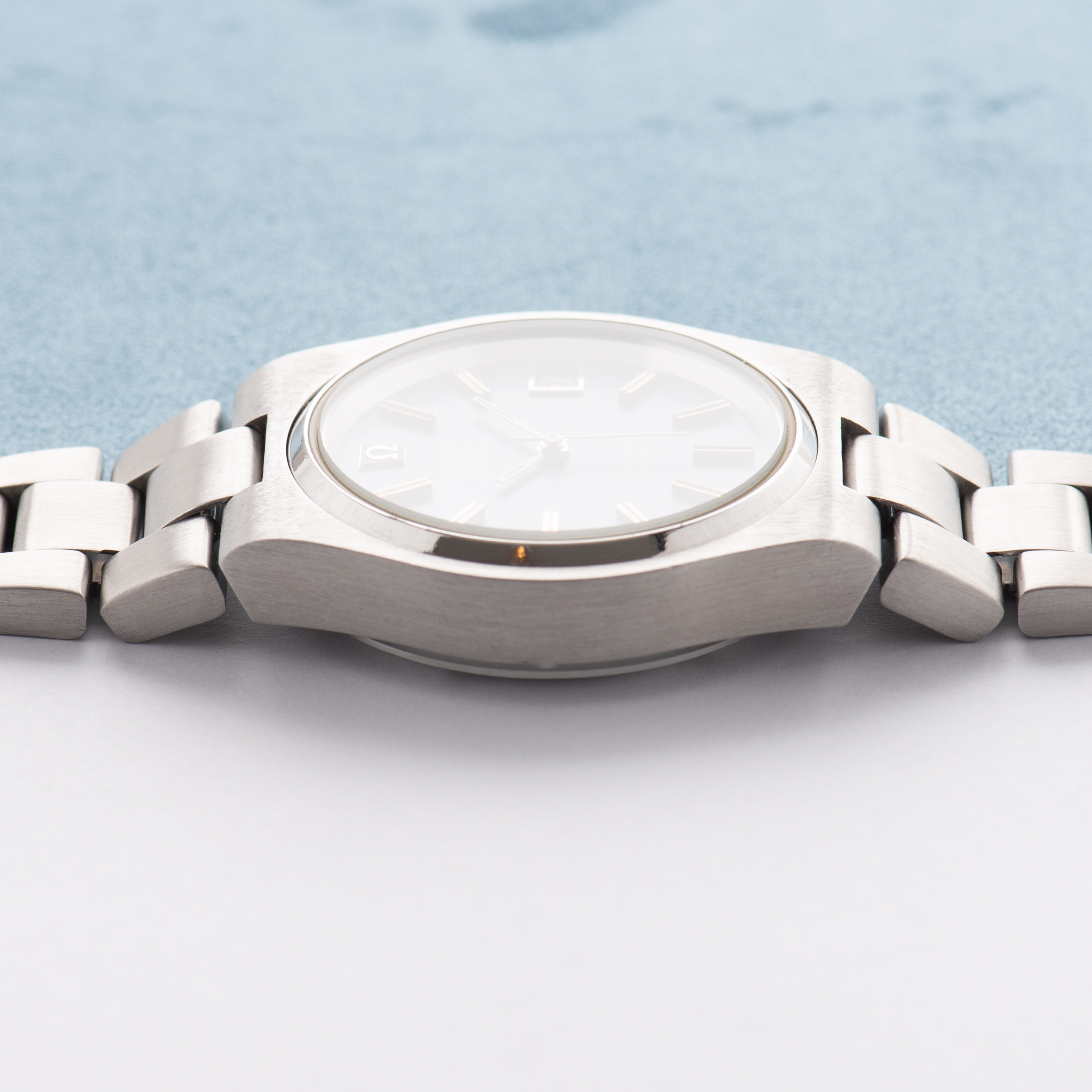 Vue de Omega Electronic F300Hz Seamaster Chronometer Blue Dial Réf 198.0044 from 1970
