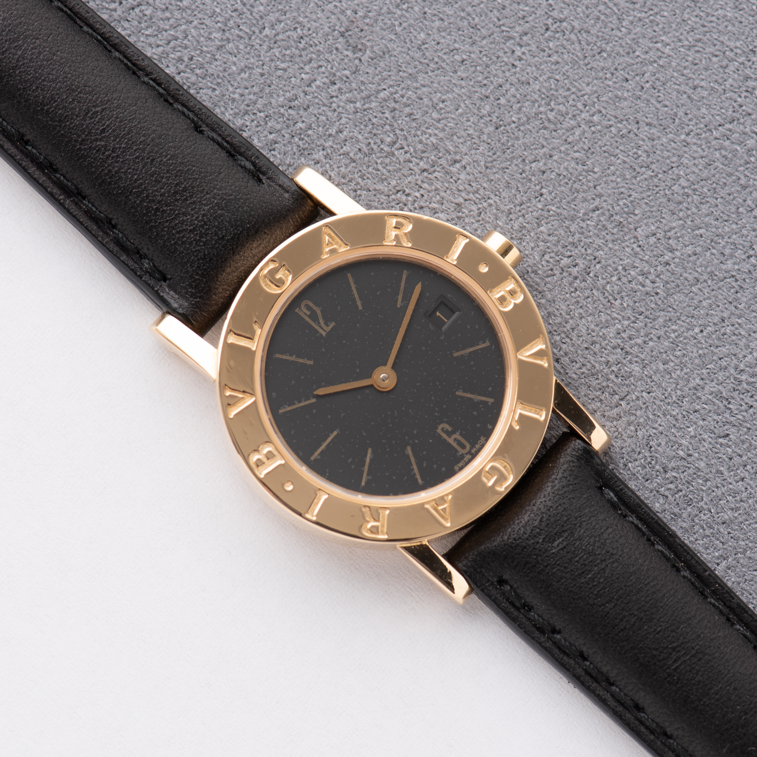 Zicht op Bulgari Quartz BB26S Gold 18K