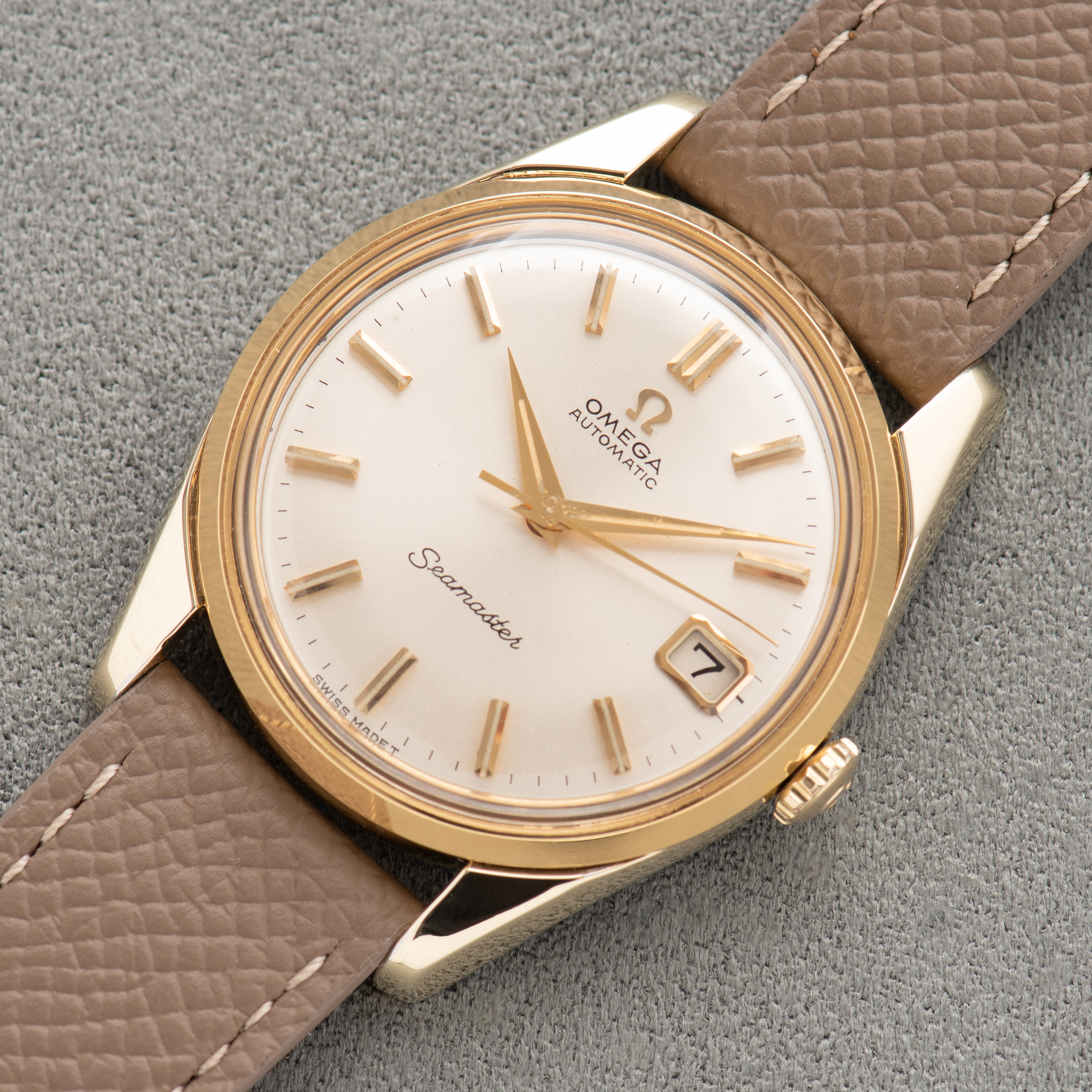 Vue de Omega Automatic Seamaster Réf 166.010 Cal 562 from 1964