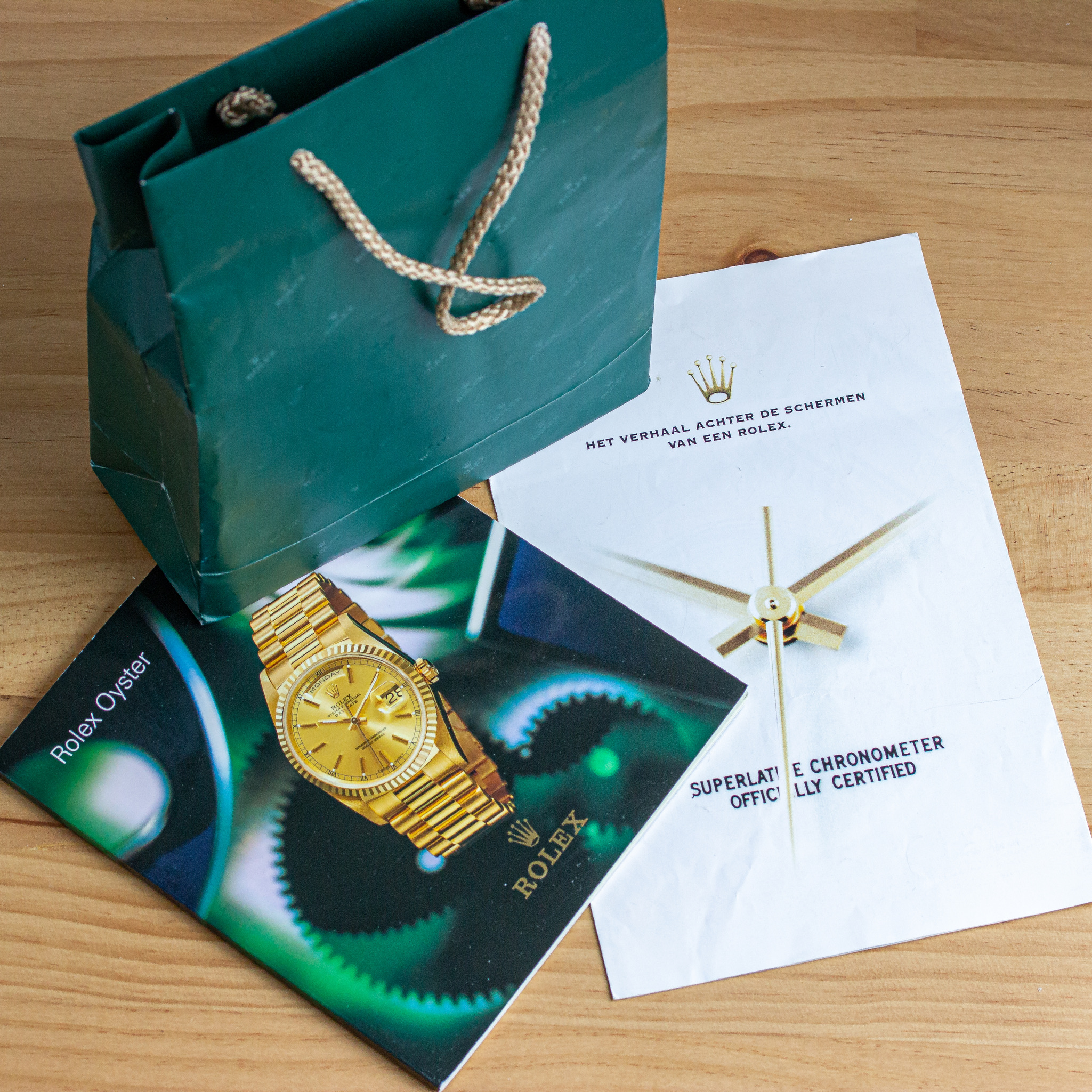 Vue de Rolex Oyster Perpetual Date réf 15203