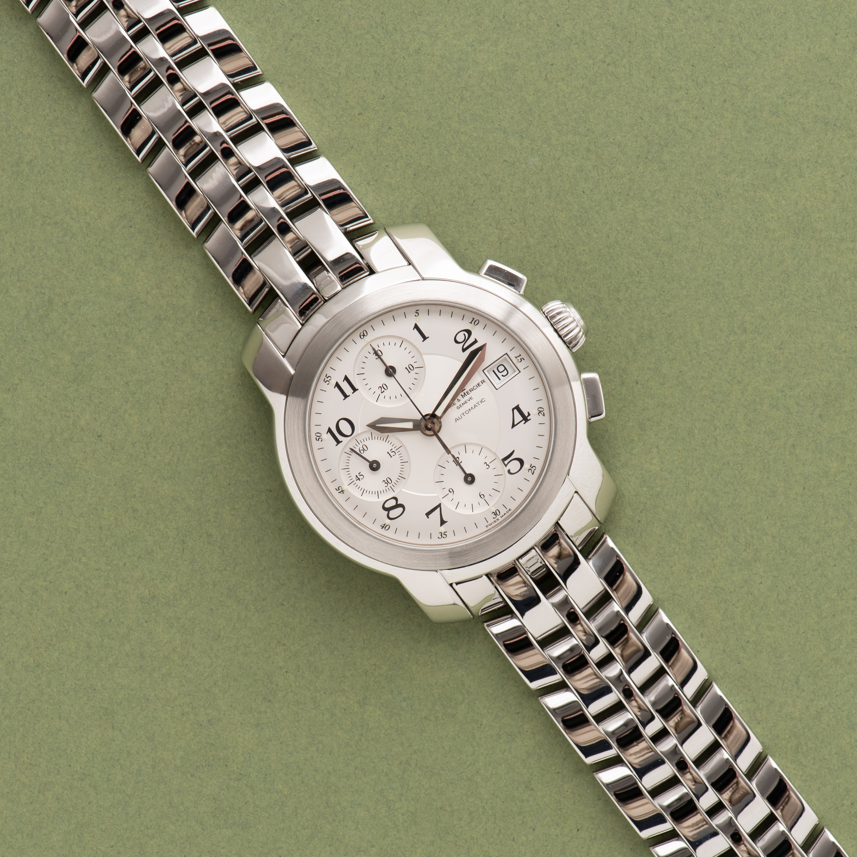 View of Baume & Mercier Genève Capeland Chronograph White dial Valjoux 7750