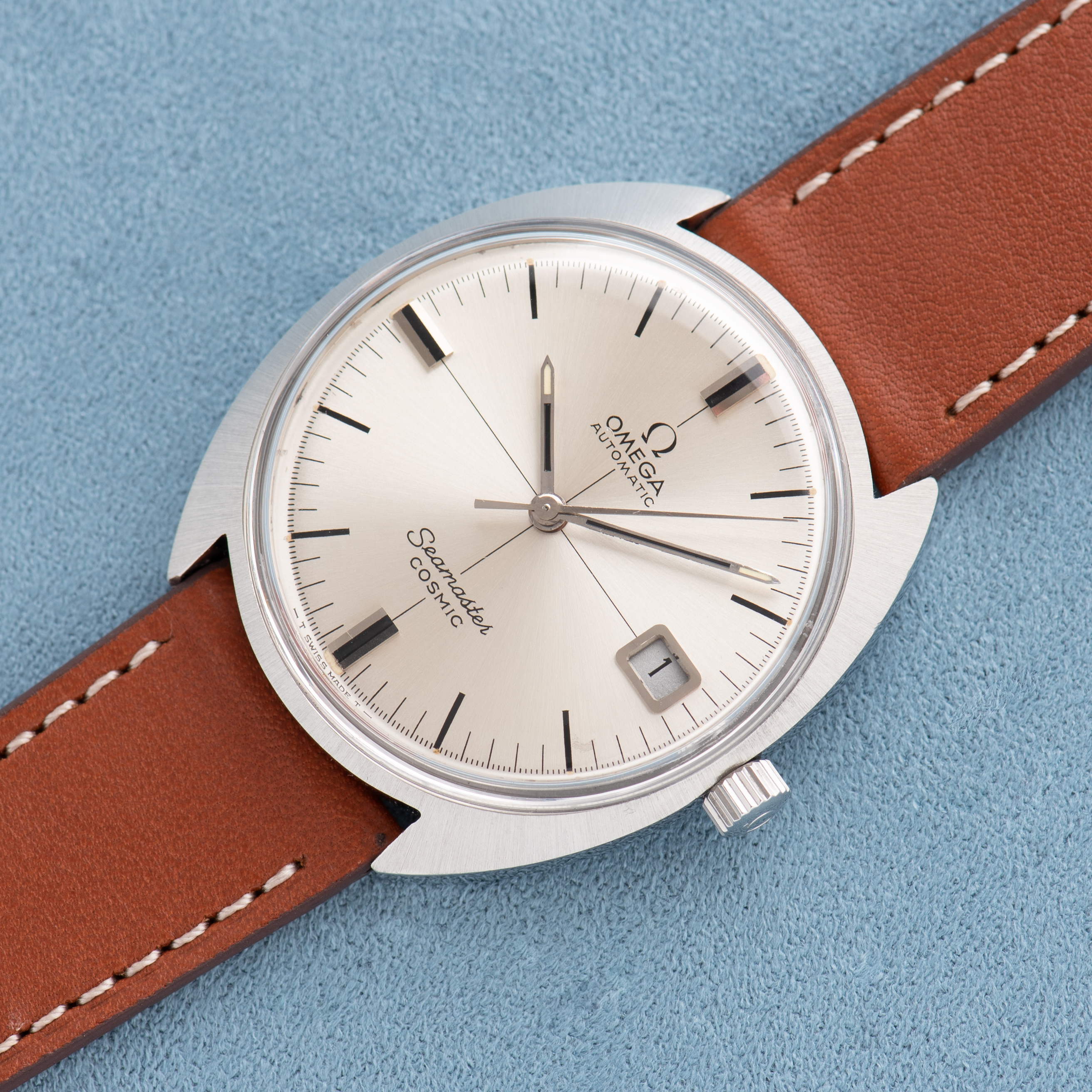 Zicht op Omega Automatic Seamaster Cosmic "Crosshair" Silver Dial ref 166.026 cal 565