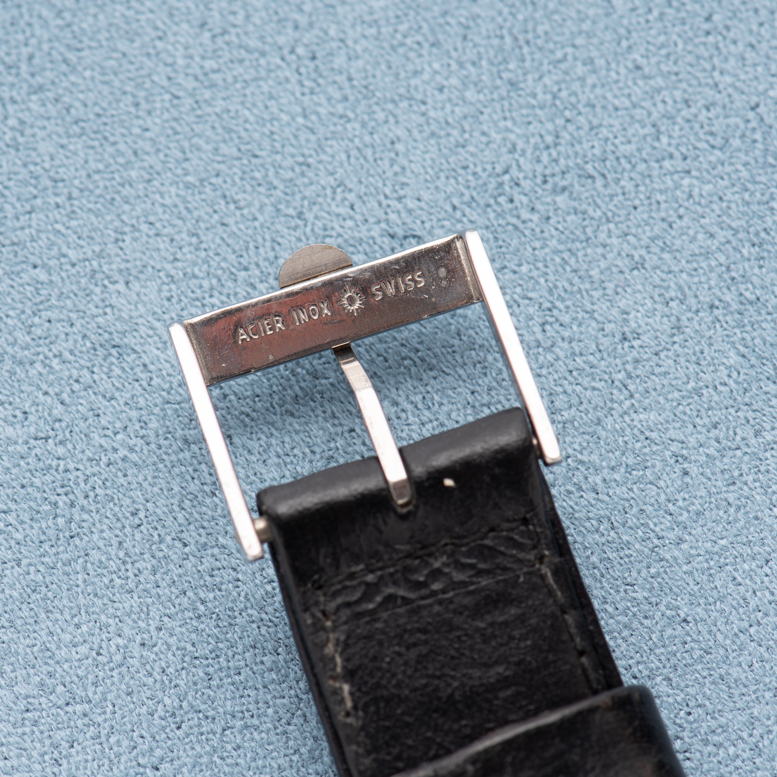 Vue de Omega Genève Oversize Silver Dial New Old Stock Réf 111.0109 from 1971