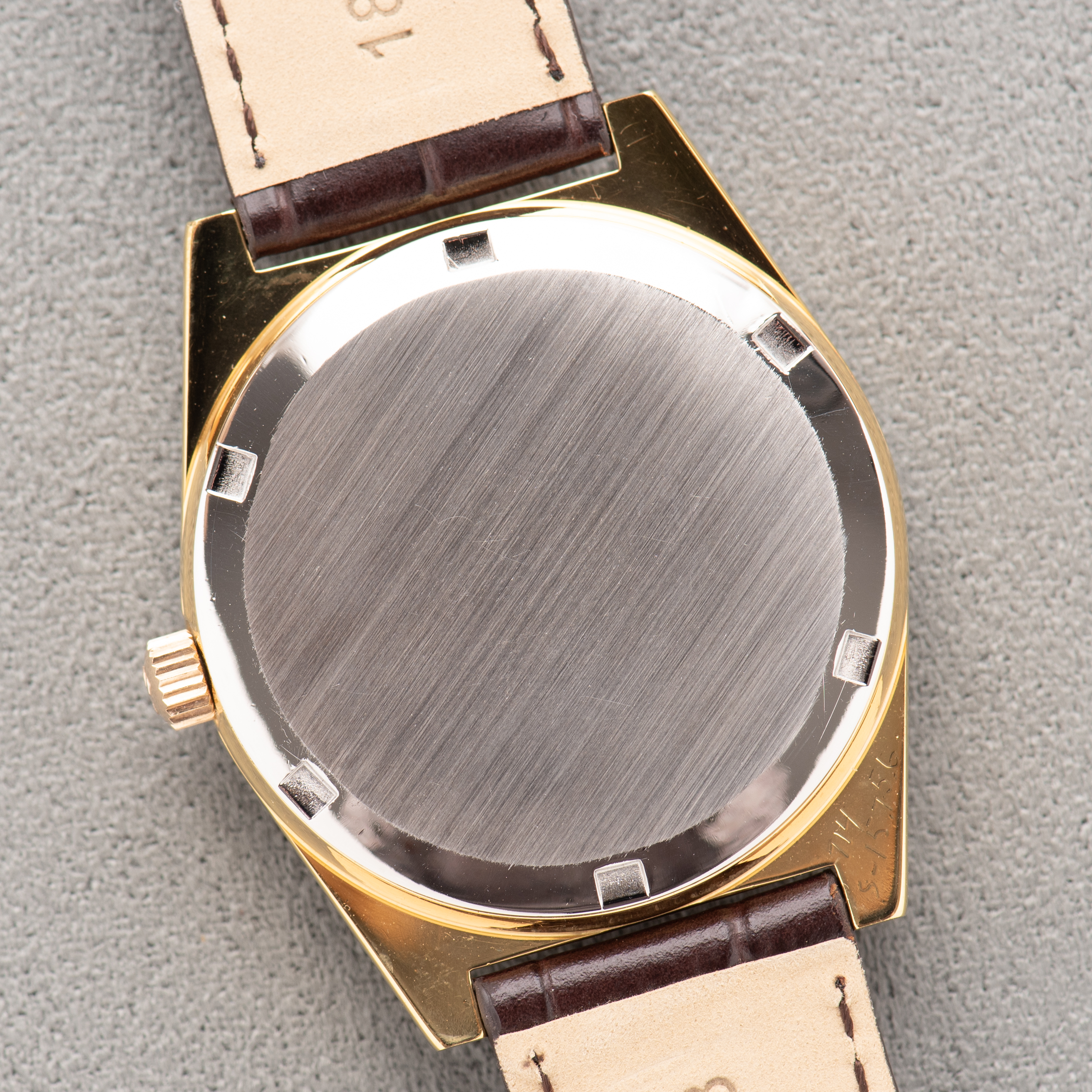 Vue de Omega Genève Date Gold Dial Réf 136.0049 from 1972