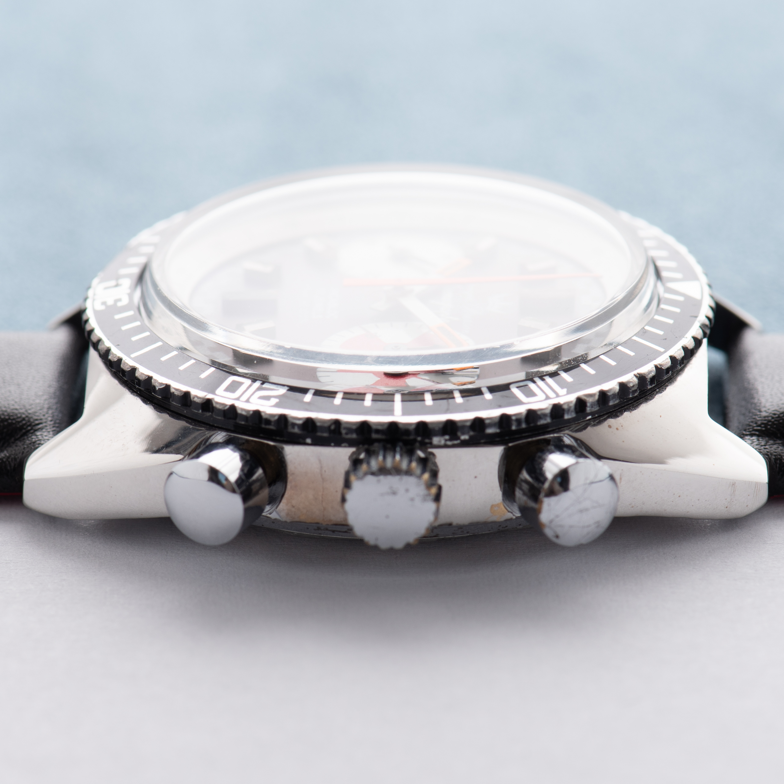 Zicht op Yunger Bresson "Yachtingraph" Chronograph Incabloc Valjoux 7733
