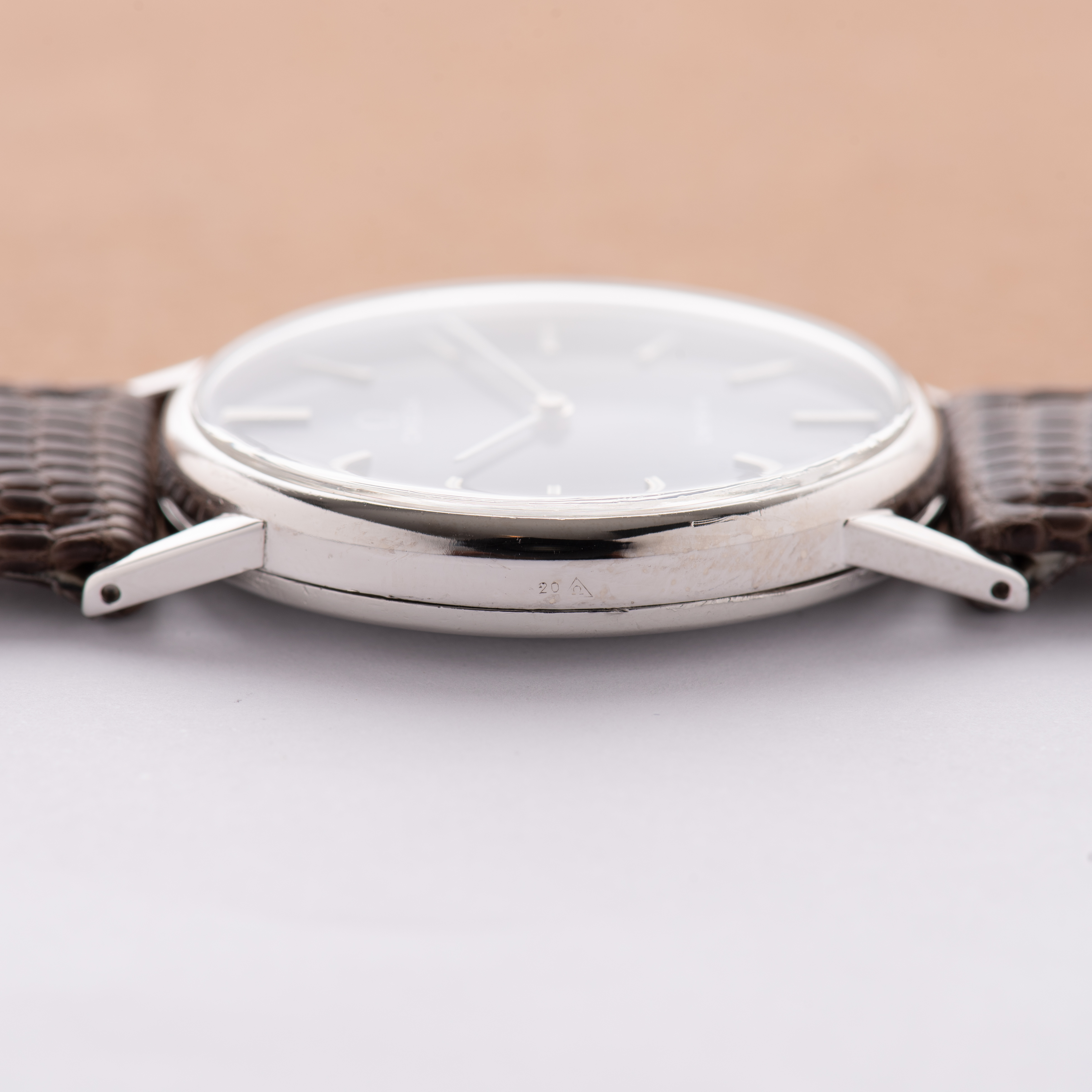 Zicht op Omega Genève Classique Oval Ellipse Réf 511.416 from 1971