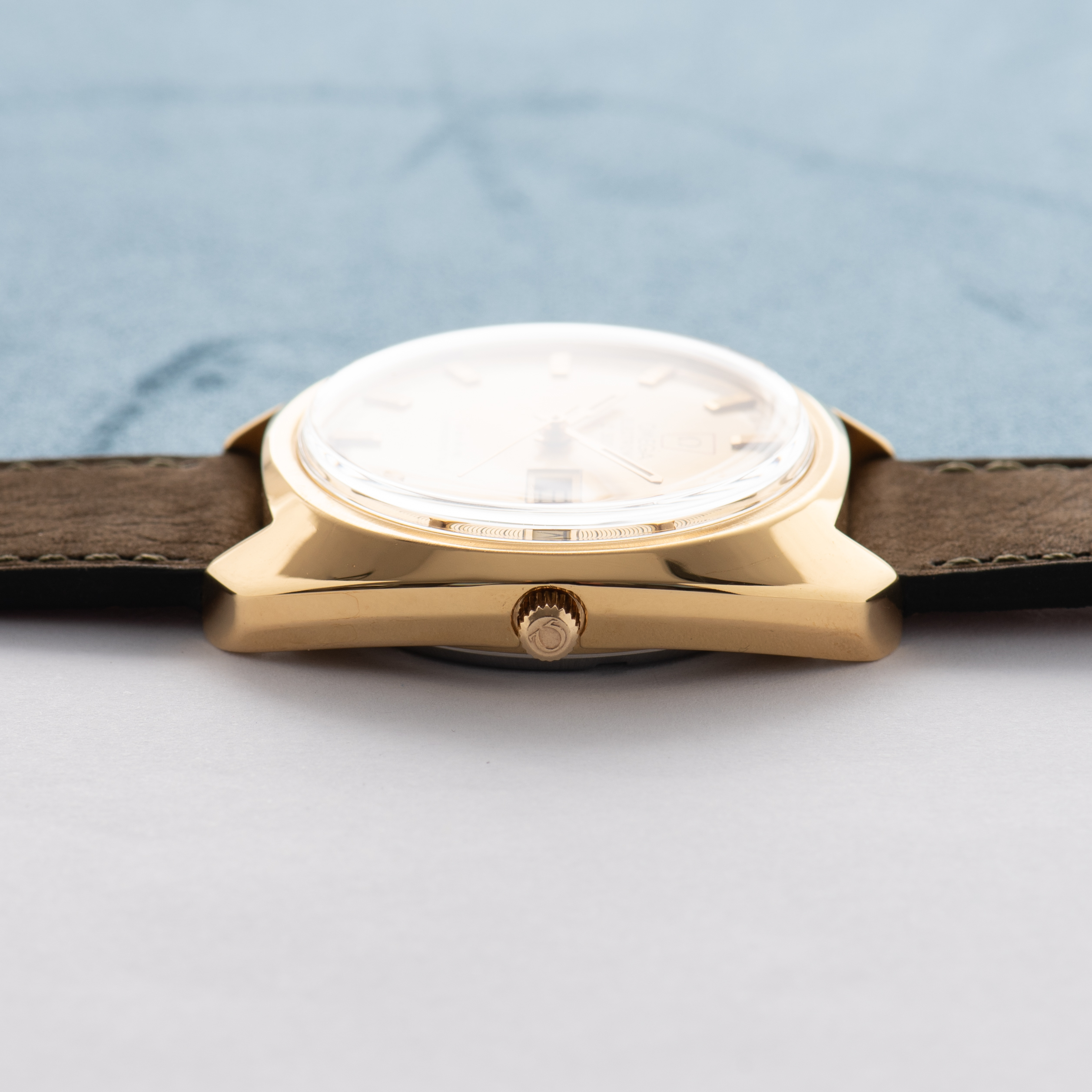 Vue de Omega Electronic F300 Hz Genève Chronometer Champagne Dial Réf 198.031 from 1969