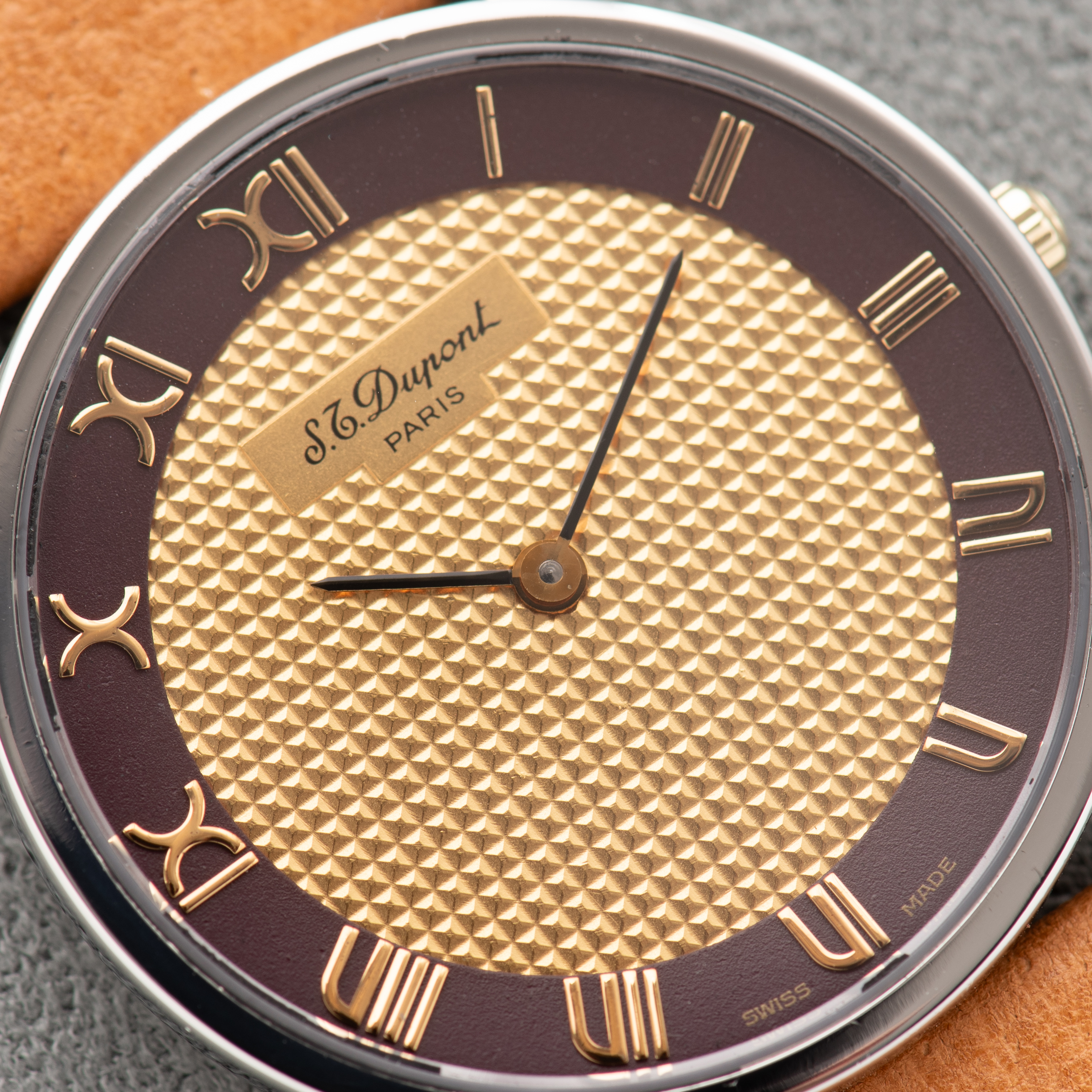Zicht op ST Dupont Paris Quartz Gold/steel ref 199.11.5 vanaf 1990