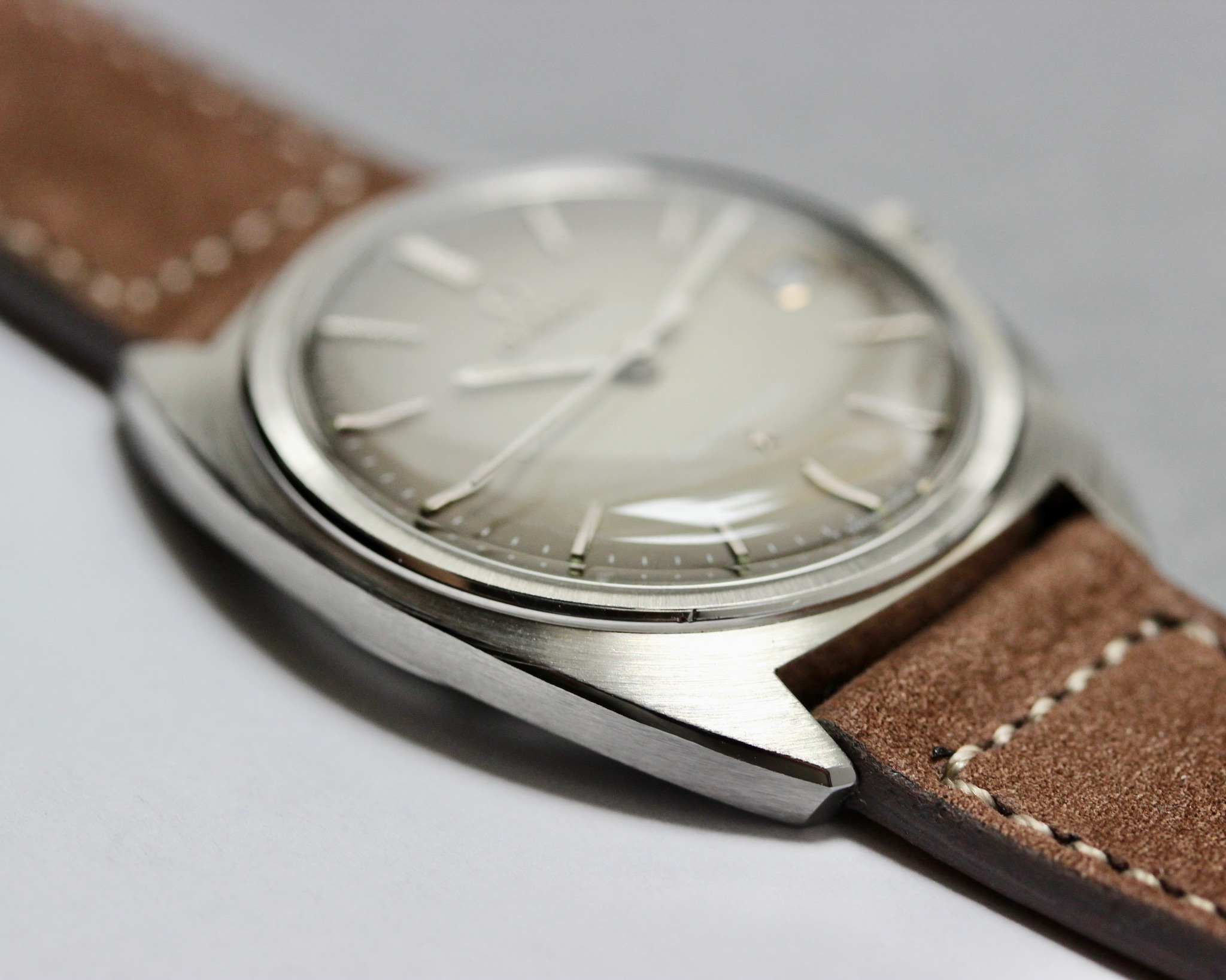 Vue de Omega Automatic Chronometer Officially Certified Constellation réf 168.017SP