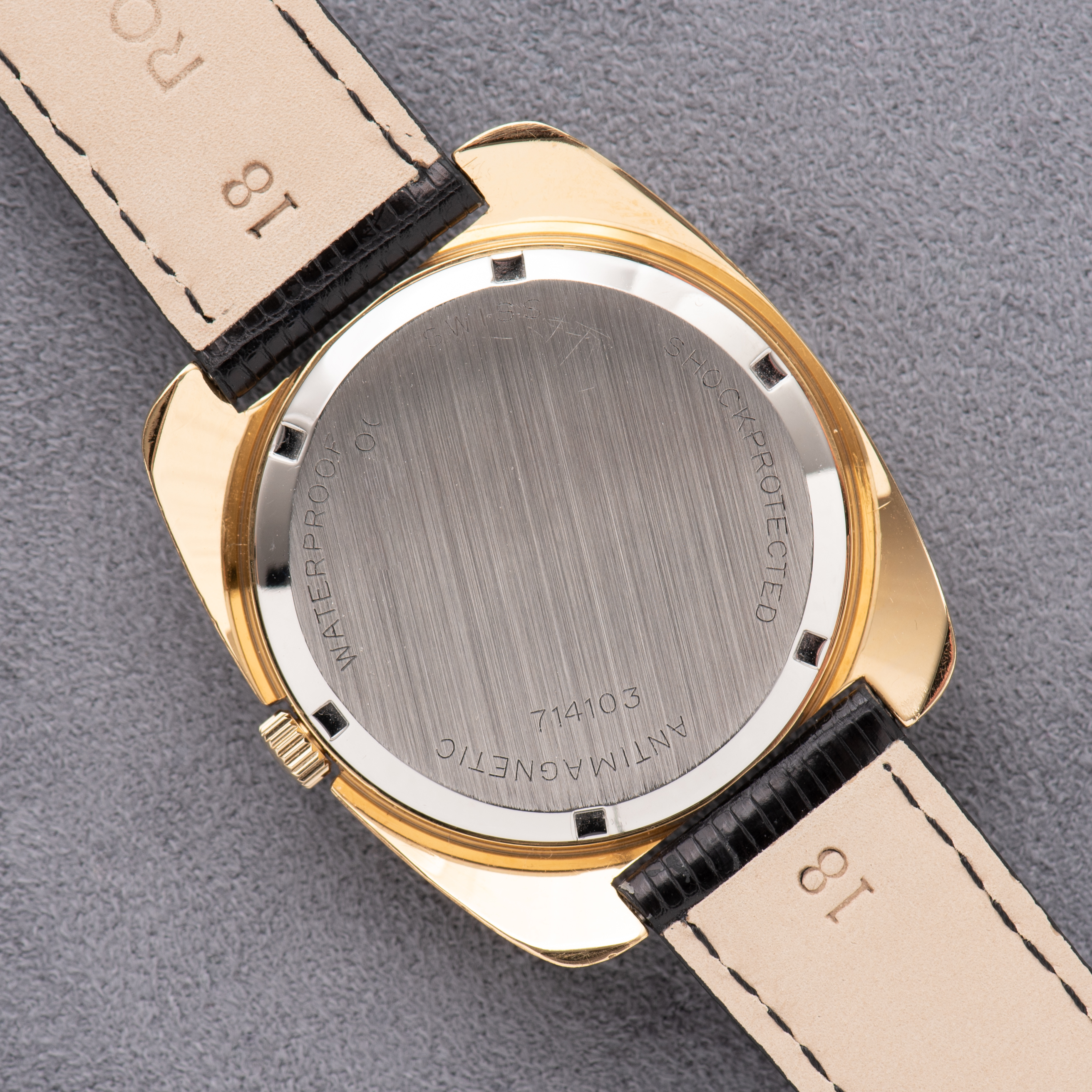 Zicht op Longines Record mécanique réf 714103 cal 650