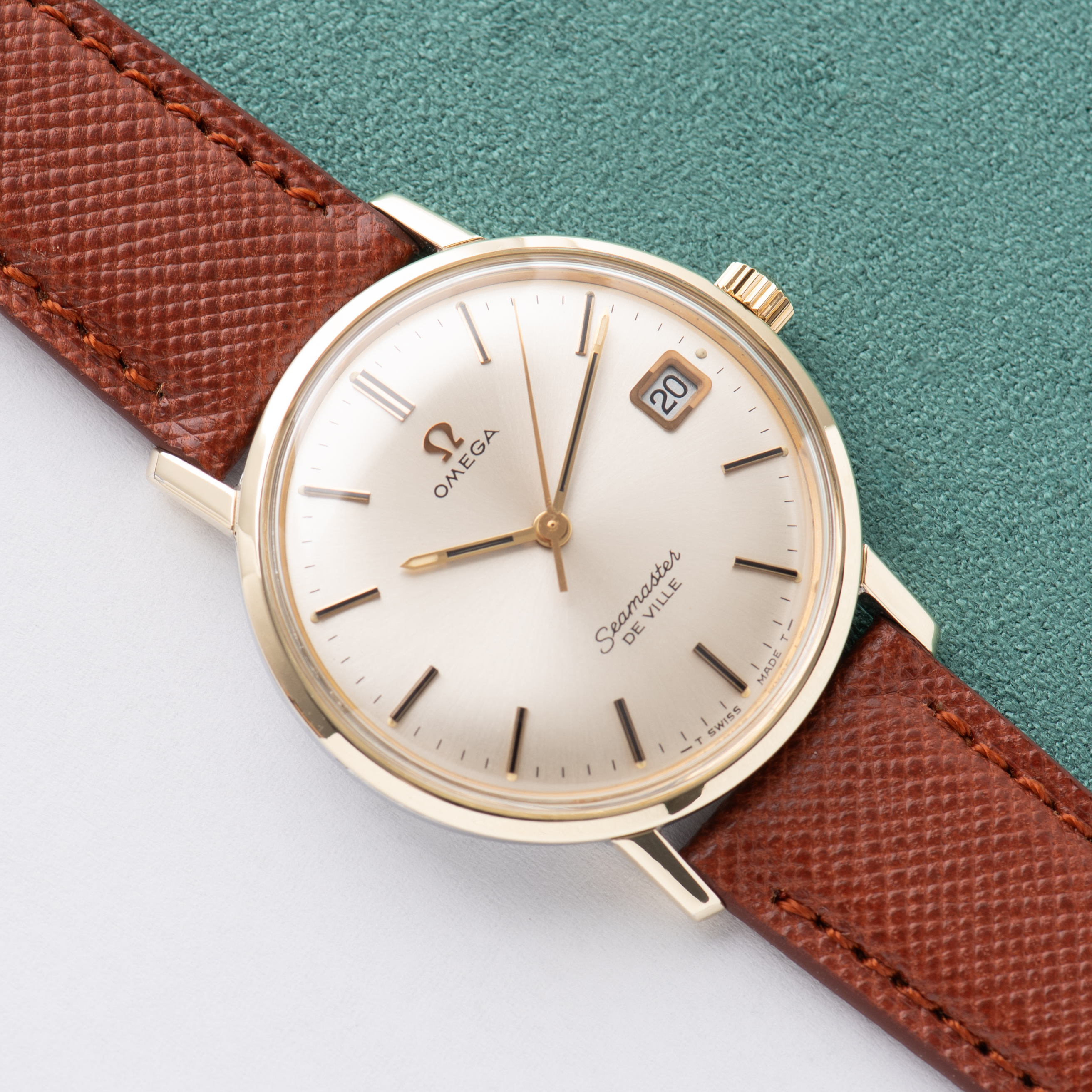Vue de Omega Seamaster De Ville Date Gold/Steel Réf 136.020 SP cal 613 from 1969