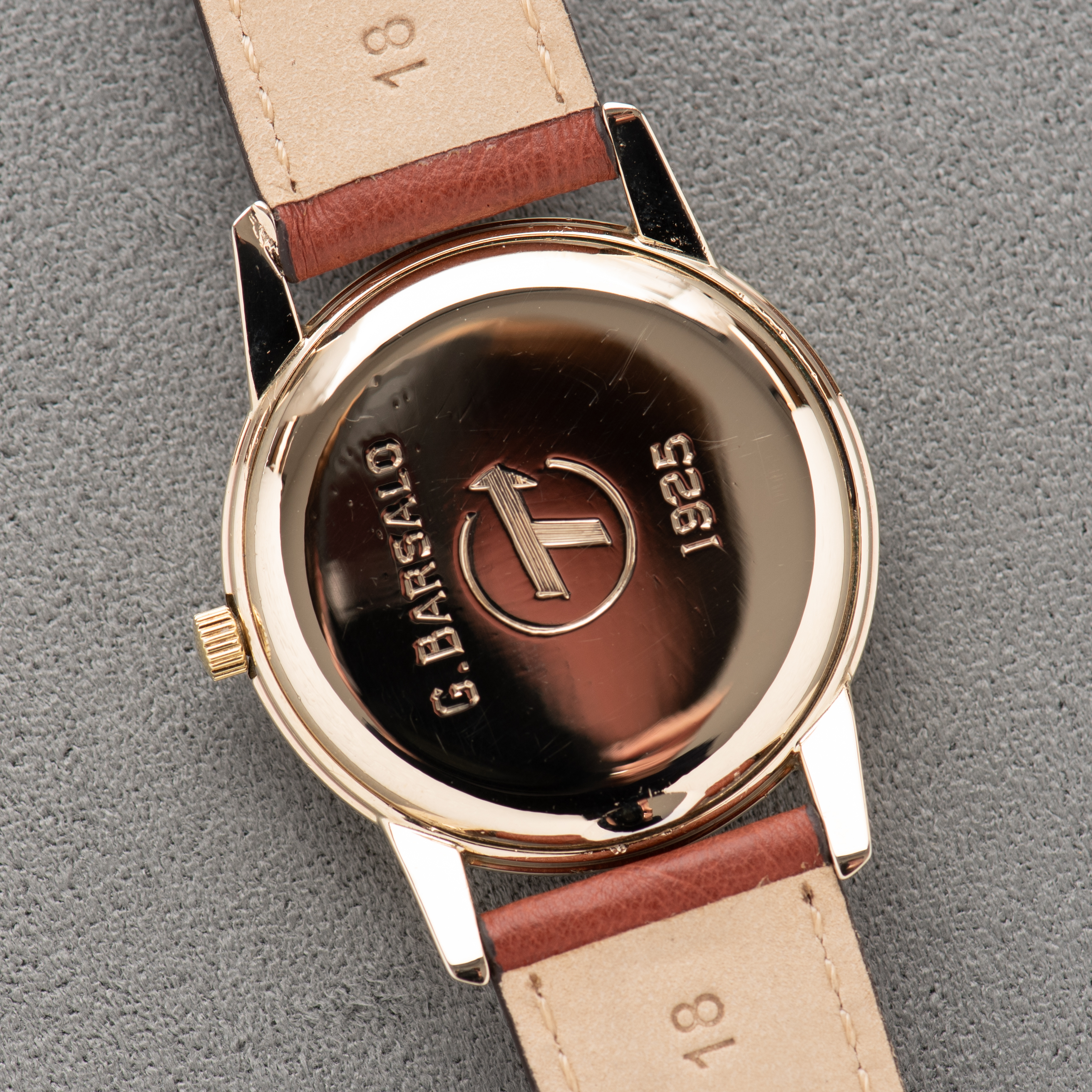Vue de Universal Genève Automatic Micro-rotor cal 215 GoldFilled 10K Réf 3670121