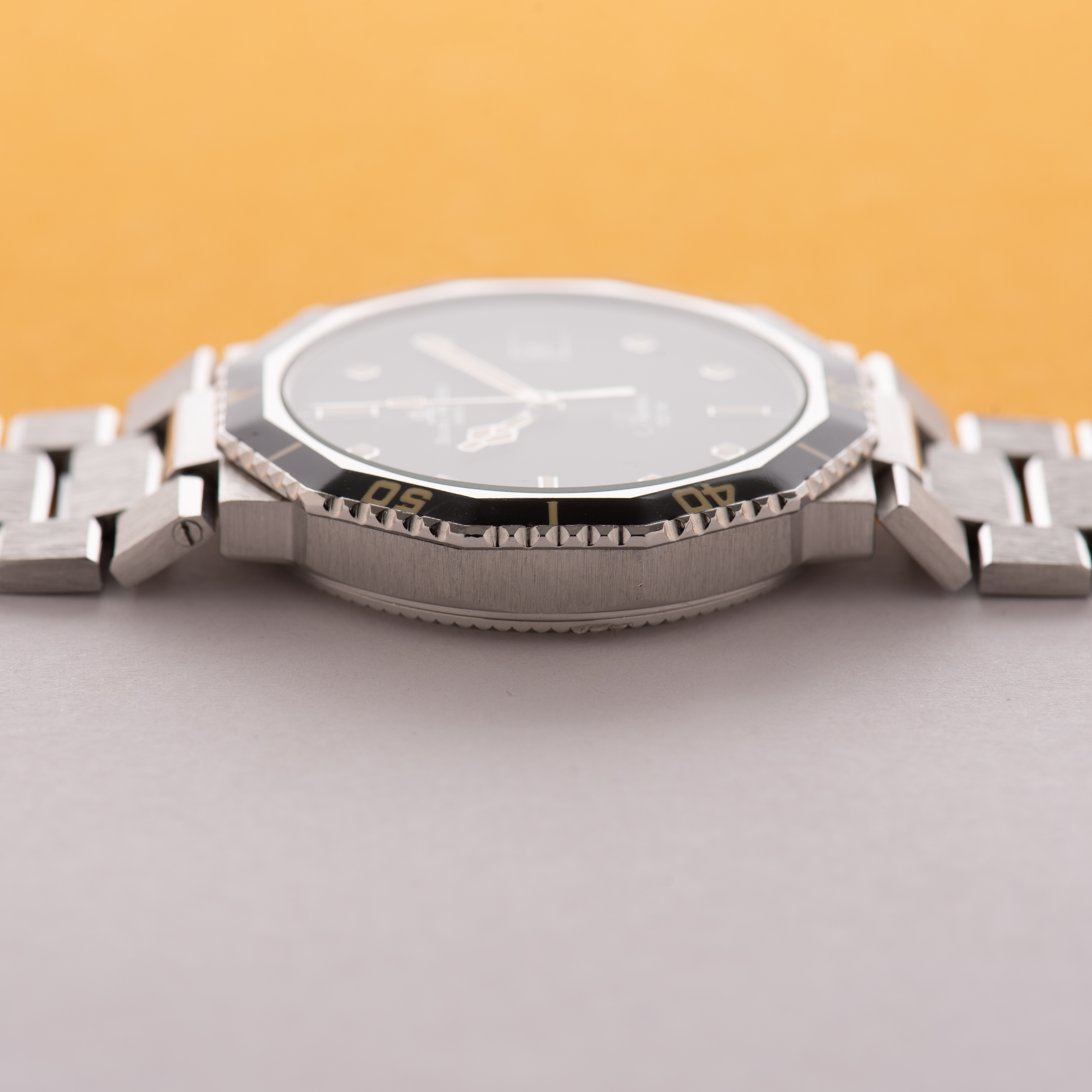 Zicht op Baume & Mercier Genève Riviera 100m Ref 4002