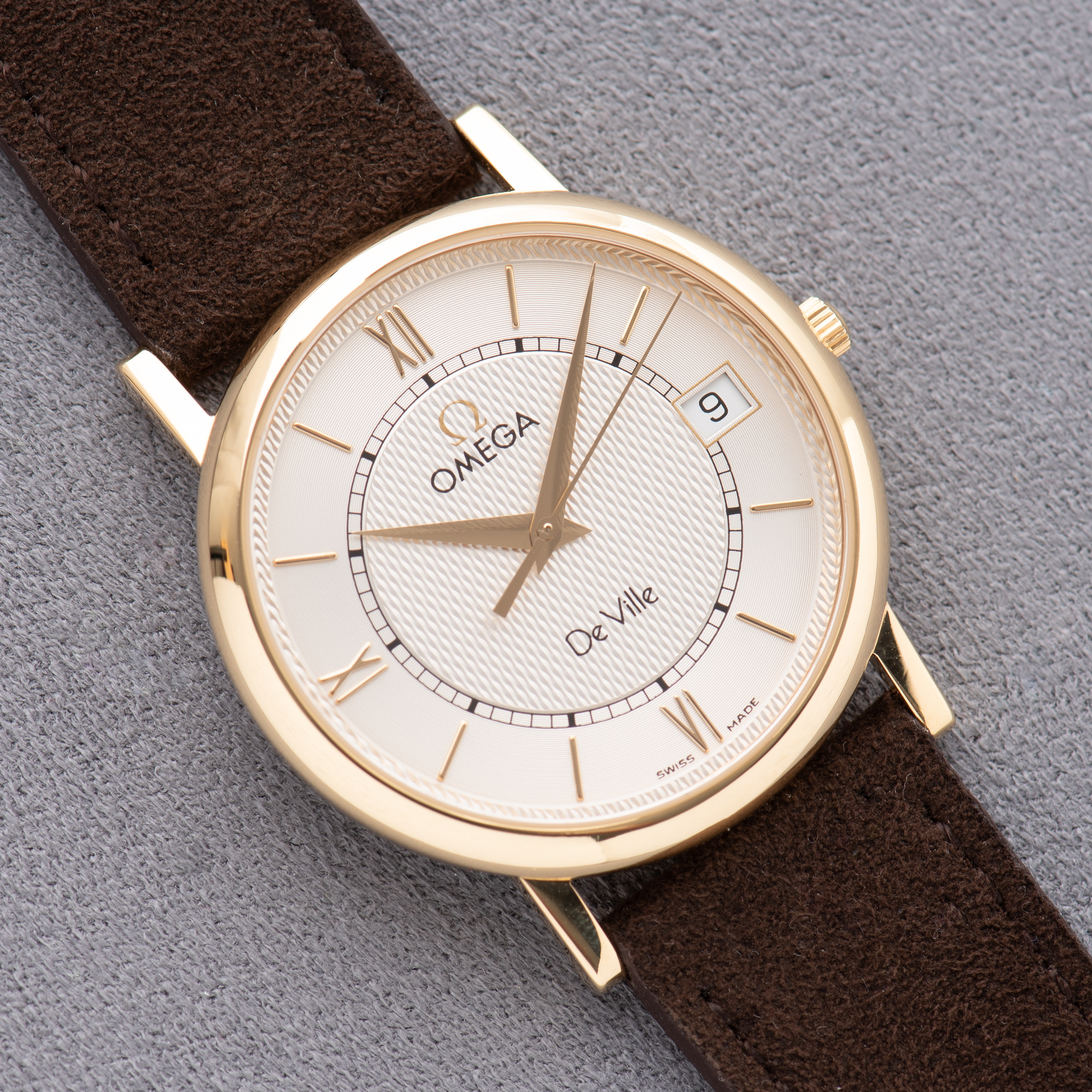 Vue de Omega De Ville Prestige Quartz Gold 18k Réf 196.2432 from 1998