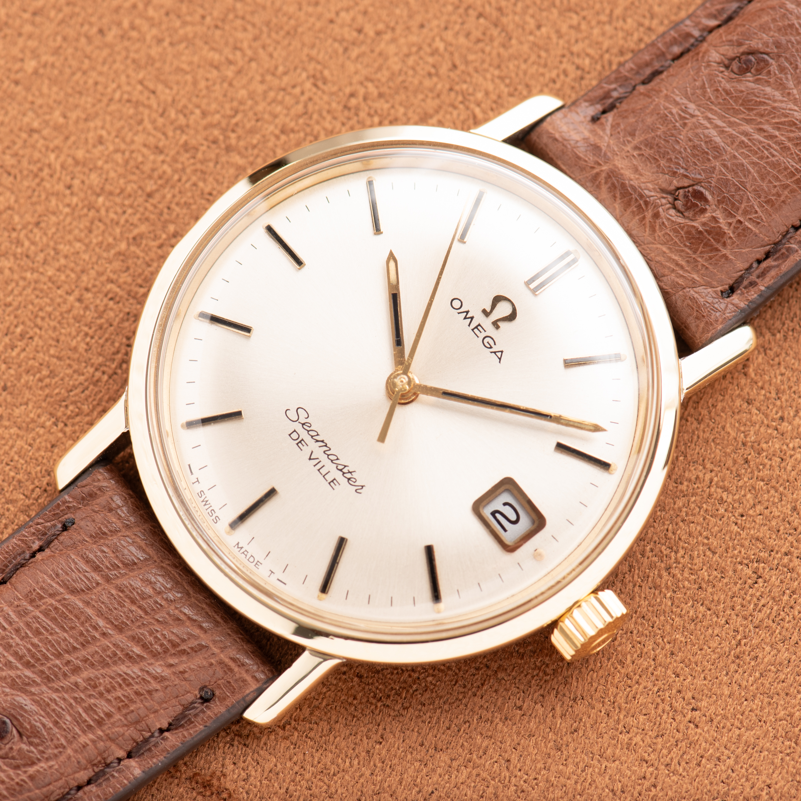 Vue de Omega Seamaster De Ville Date Gold/Steel – Réf. 136.020 SP – 1970