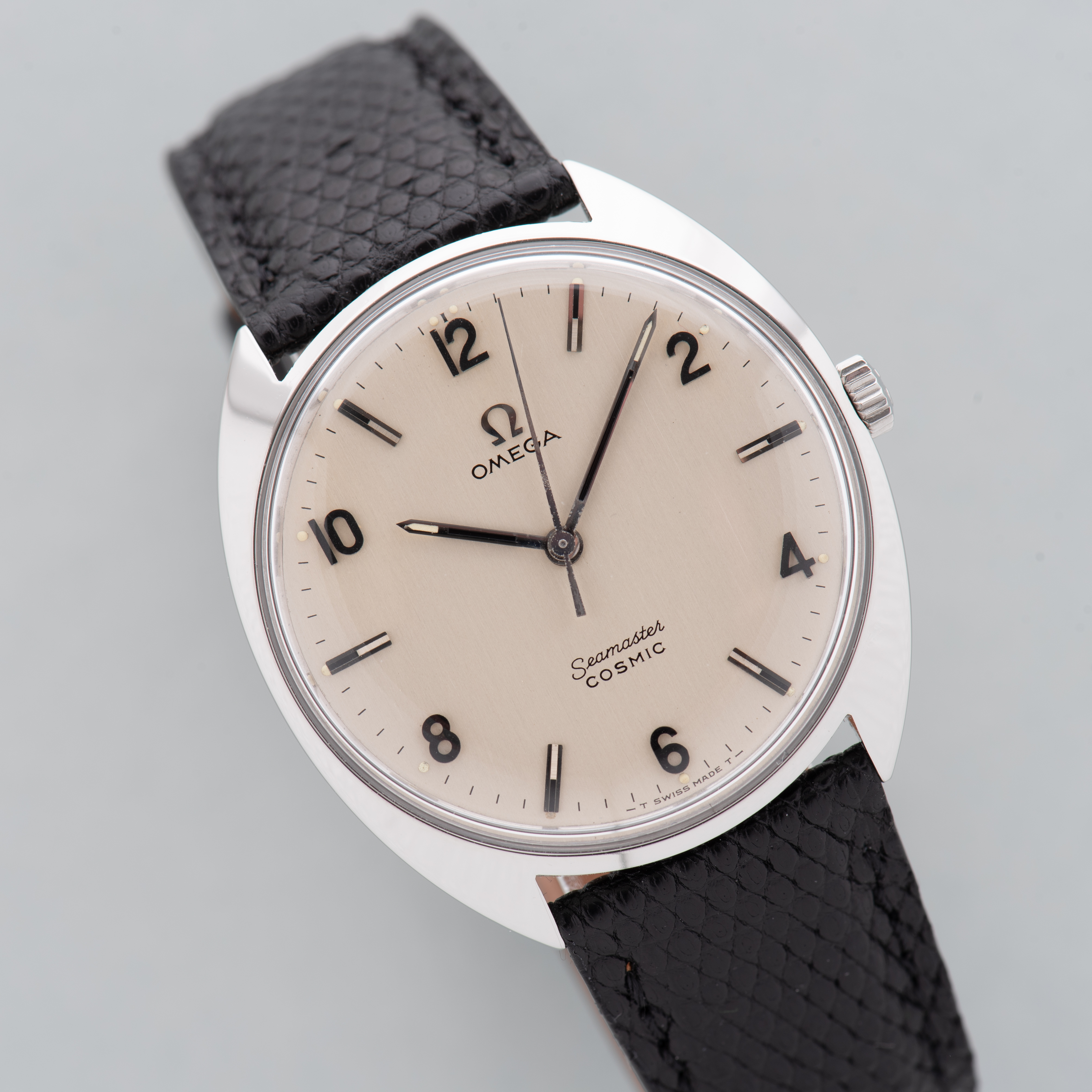 Vue de Omega Seamaster Cosmic réf 135.017 cal 601 from 1968