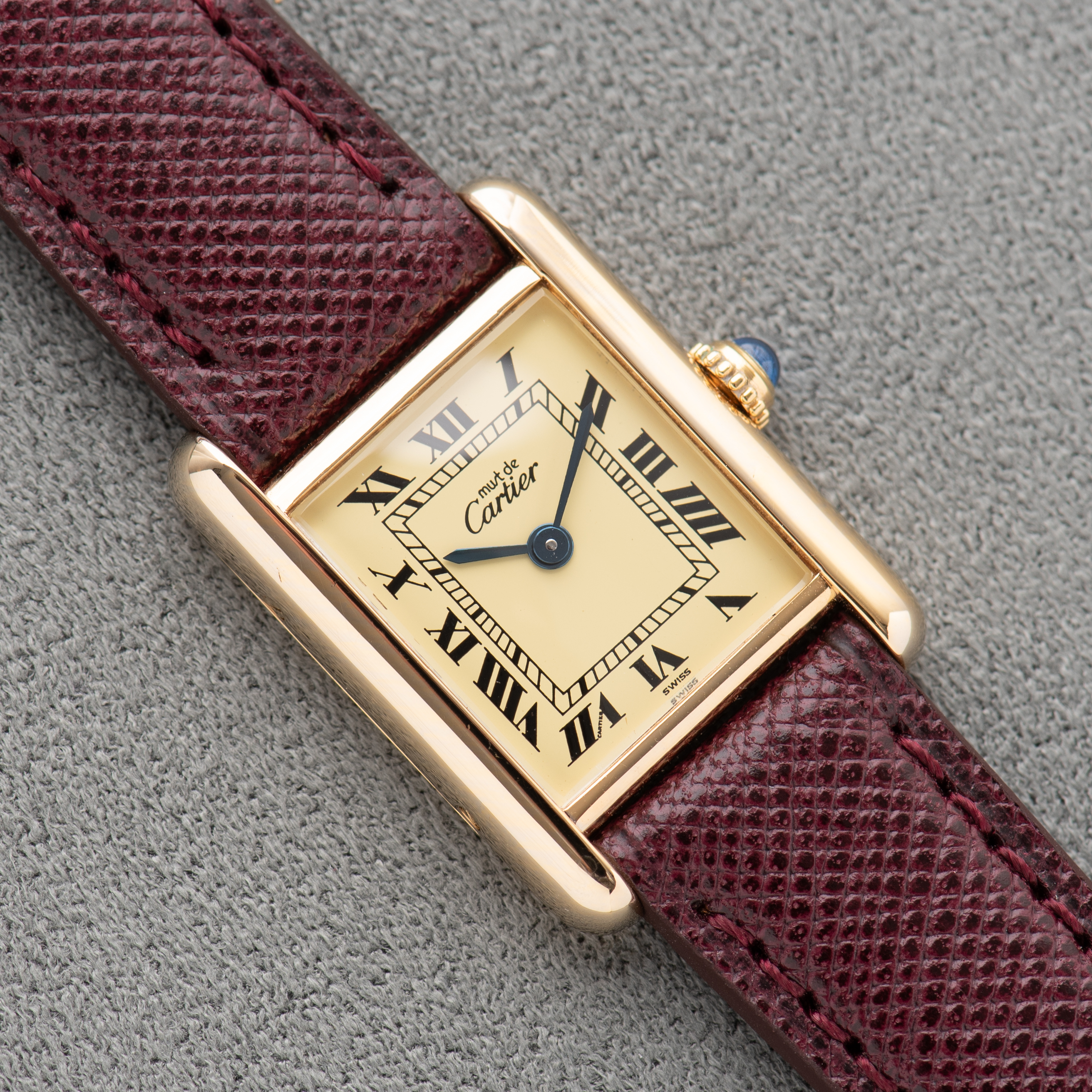 View of Cartier Must by Tank Vermeil Roman Lemon Dial Full Set 1992