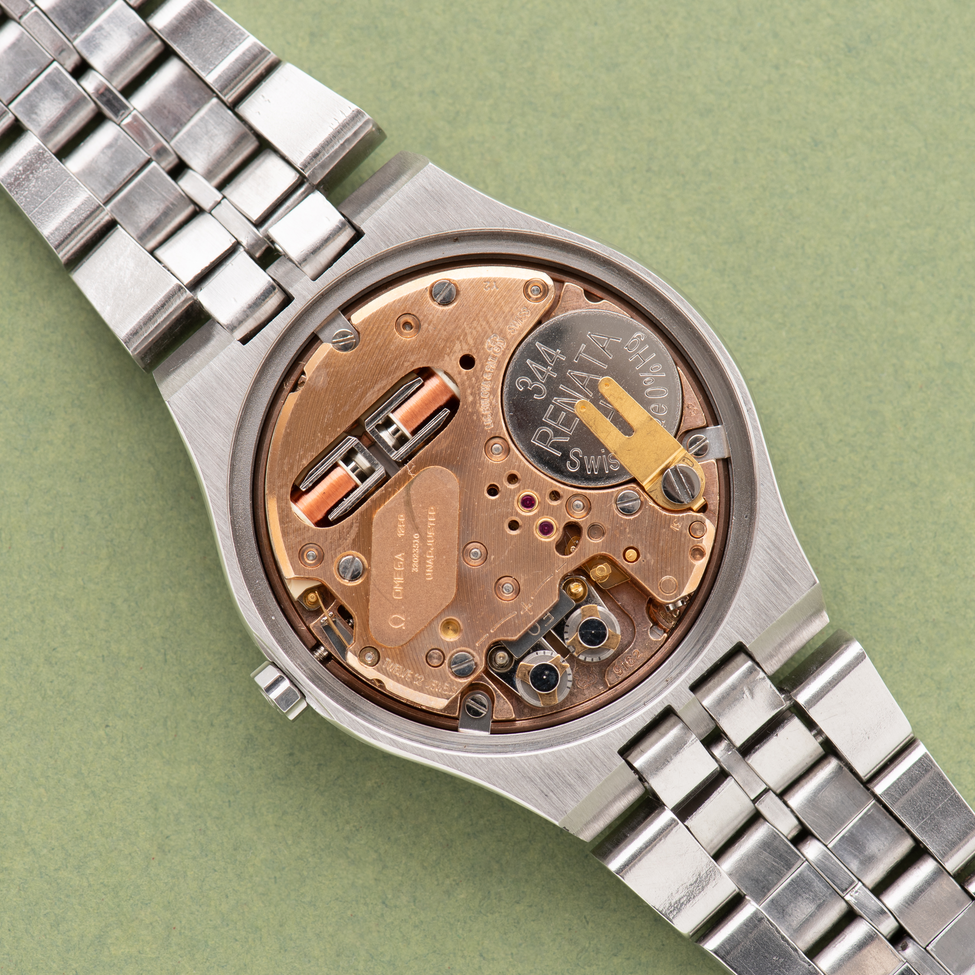 Vue de Omega Constellation Chronometer Electronic F300Hz from 1970 Réf 198.0006