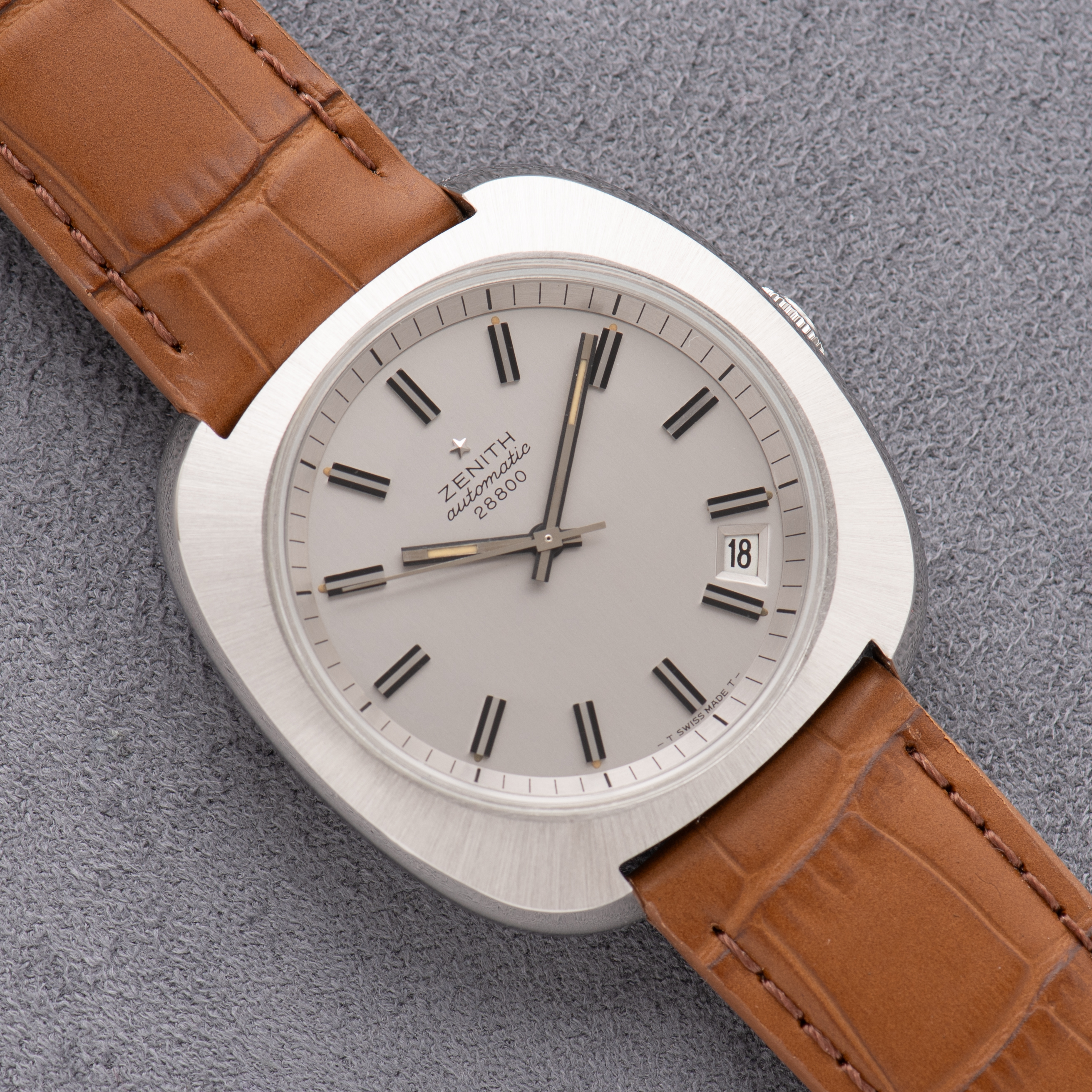 Vue de Zenith Surf Automatic 28800 Alt. réf 01.1250.380 cal 2552