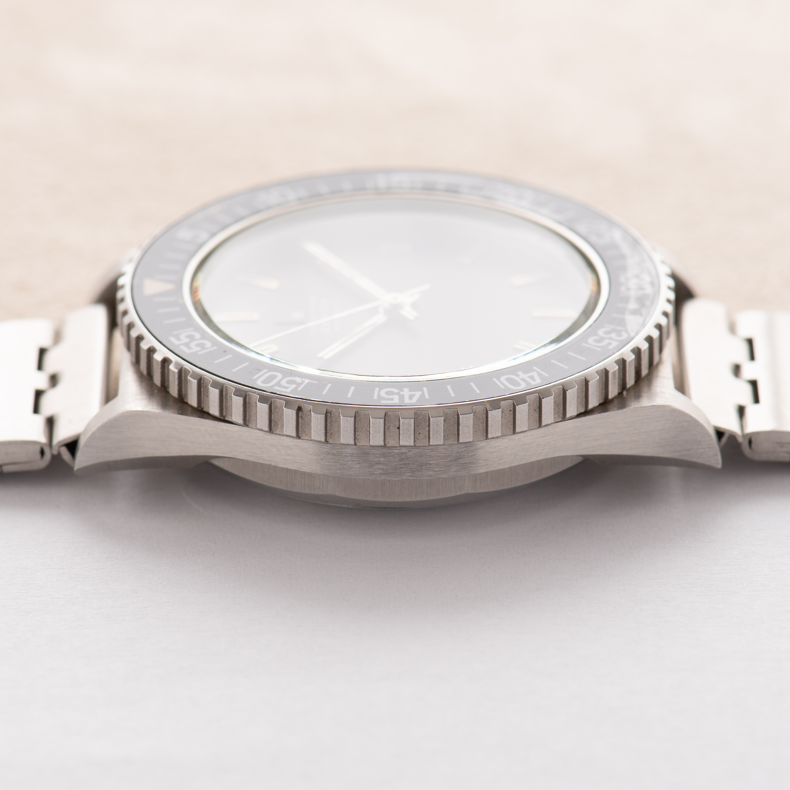 Zicht op Zenith Chronometre Automatic Diver Surf Réf 01 0170 380