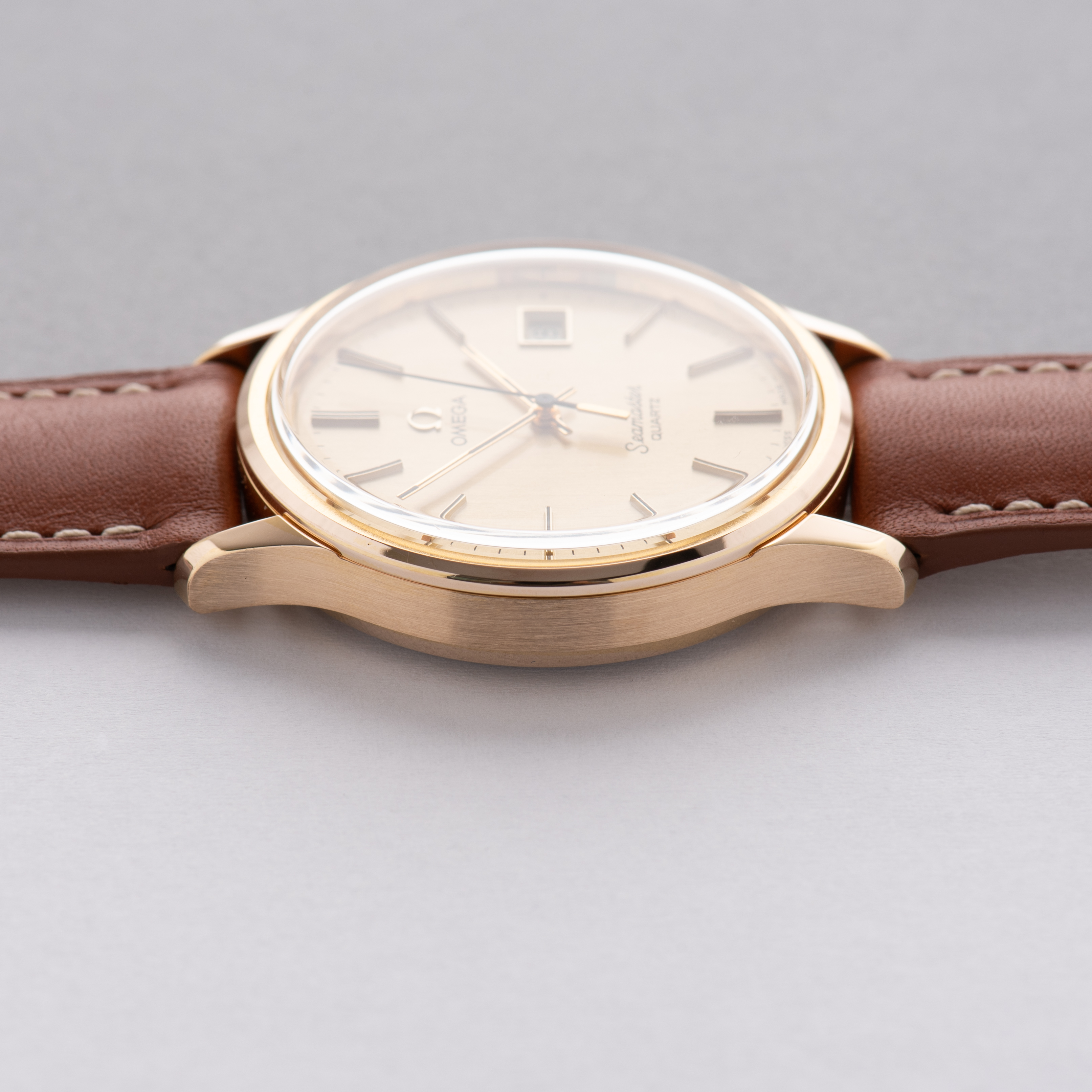 Vue de Omega Seamaster Quartz from 1977 cal 1342 Réf 196.0106