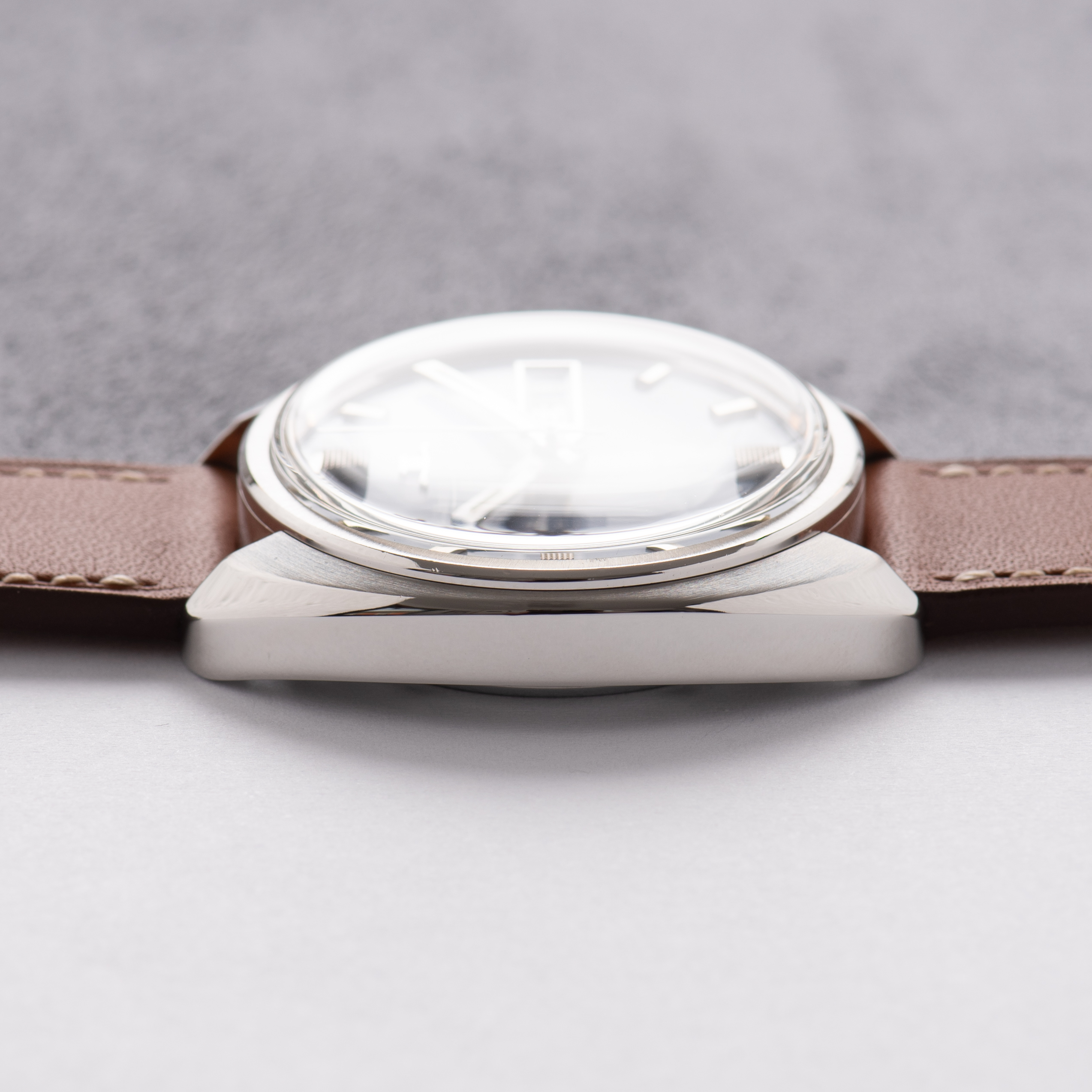 Vue de Jaeger-LeCoultre "Club" Automatic Blue Dial Day-date
