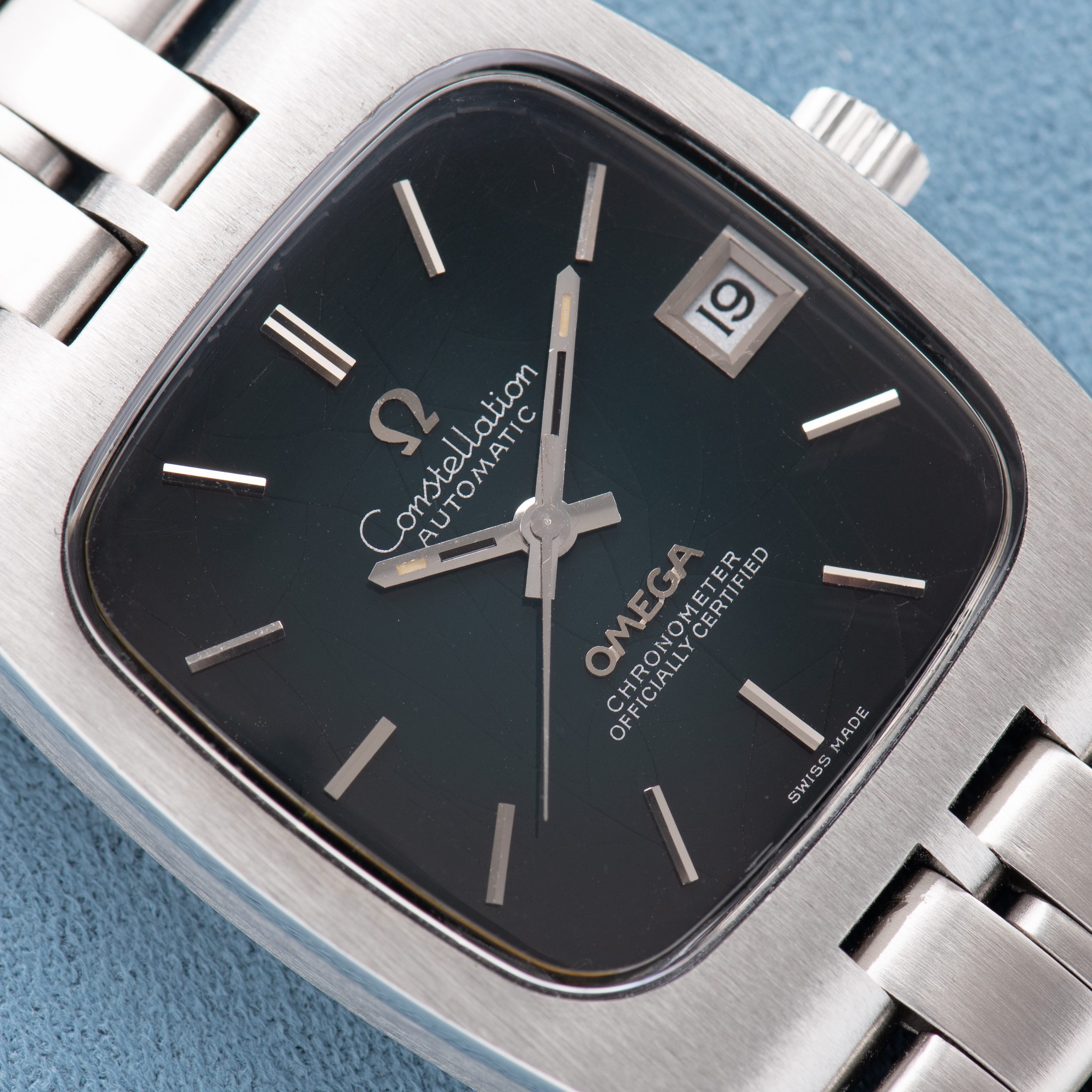 Zicht op Omega Constellation Automatic Chronometer "spider green/black dial" ref 168.0044