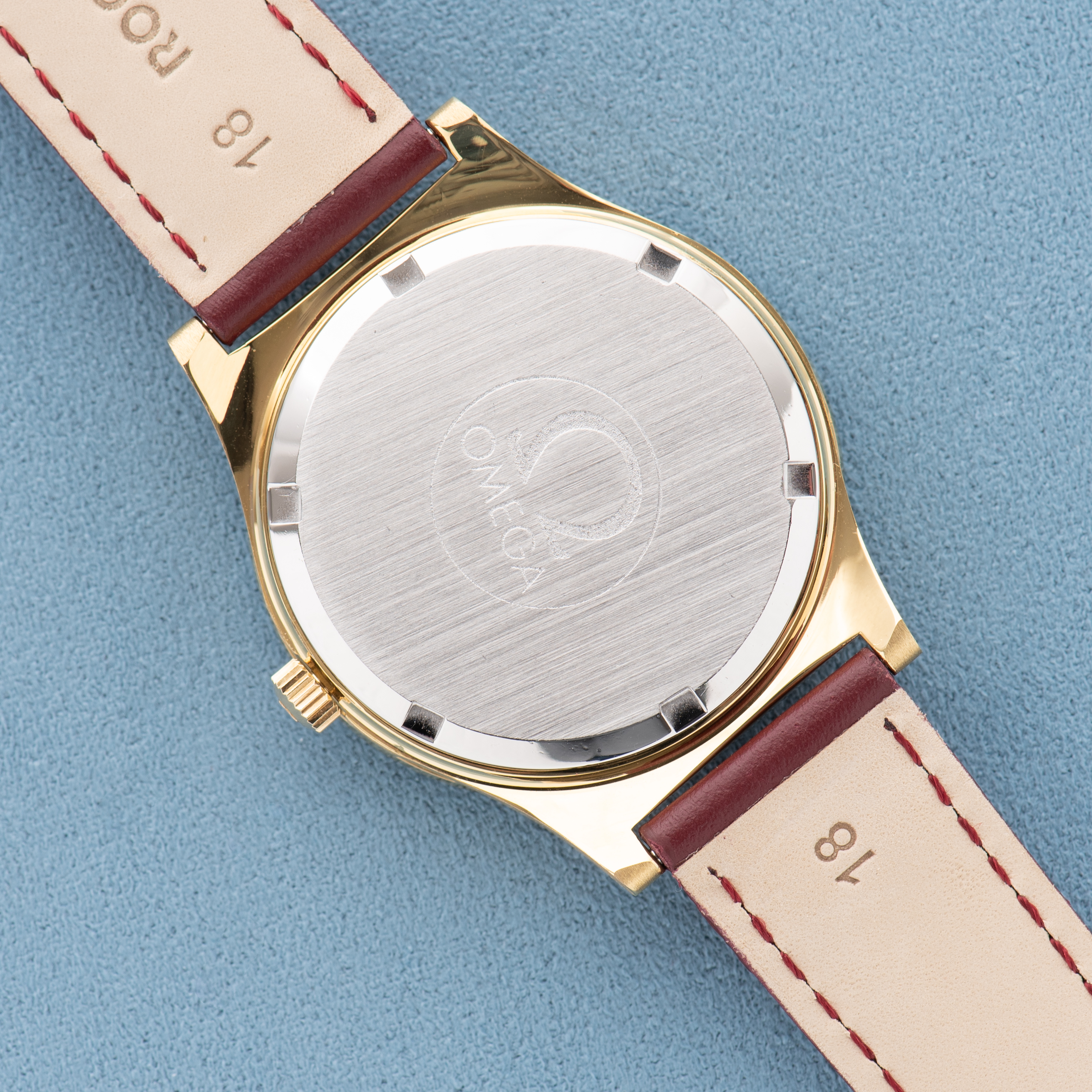 View of Omega Genève Mécanique Gold dial Réf 136.0102 from 1974