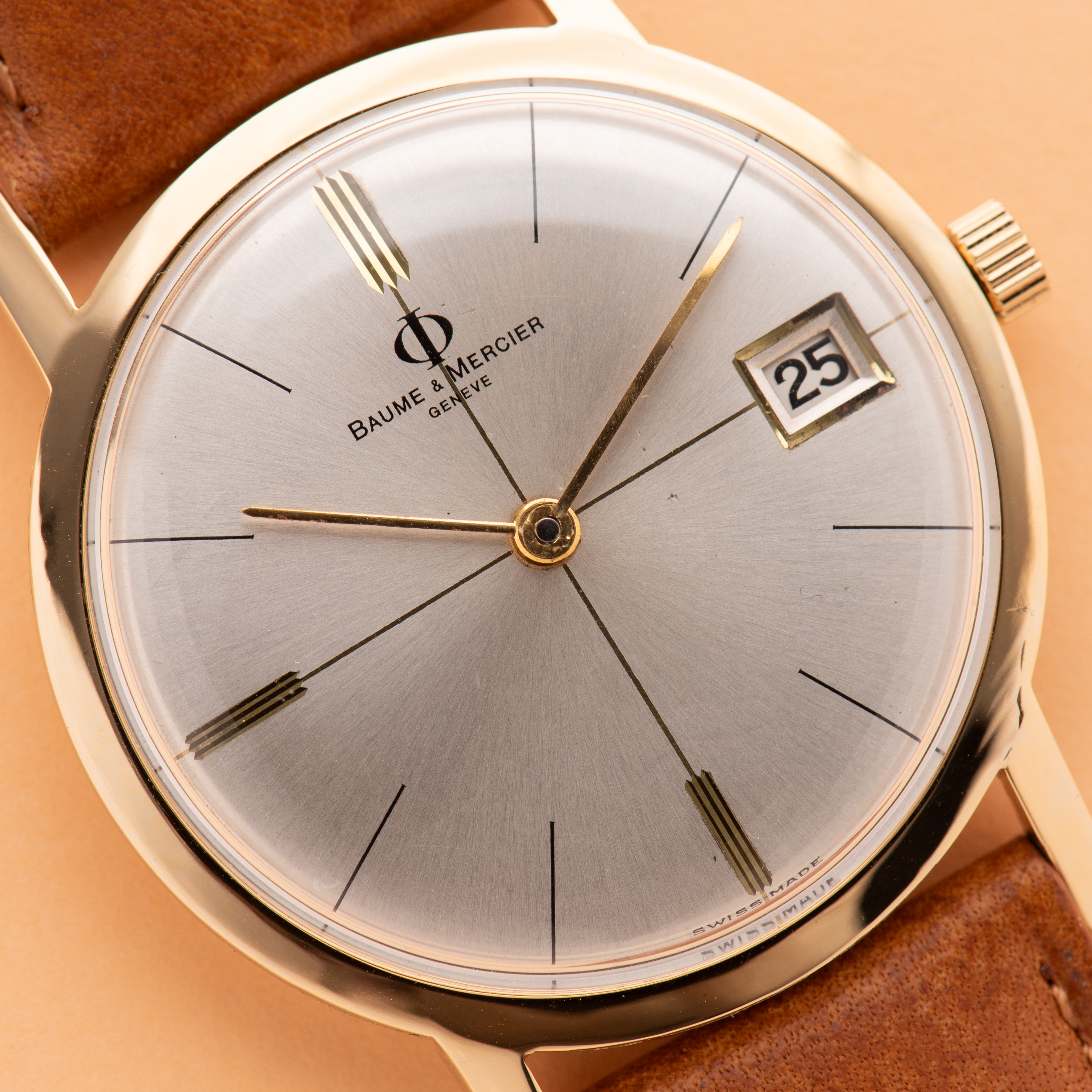 Zicht op Baume & Mercier Genève kruisdraad wijzerplaat mechanische ref 76929