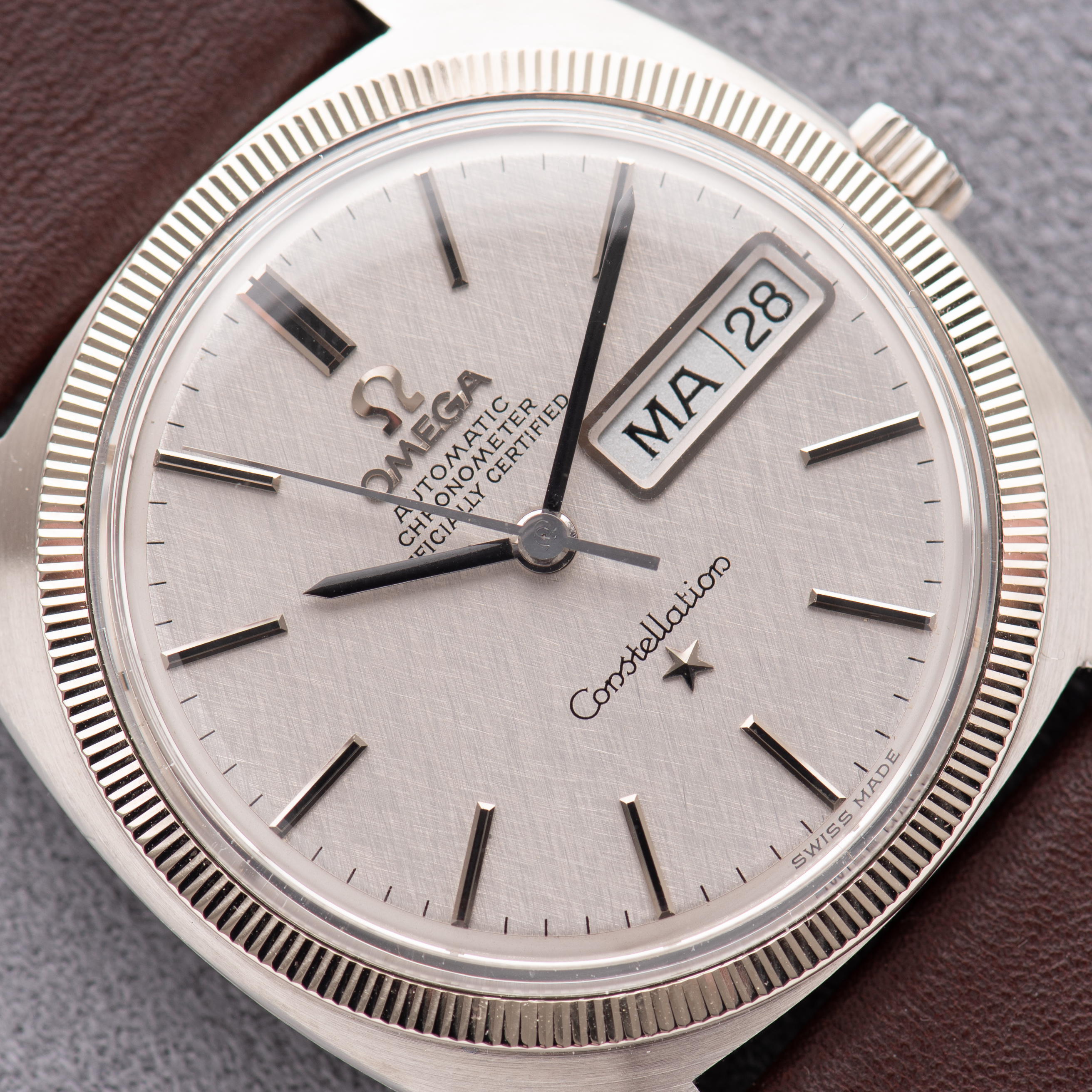 View of Omega Constellation Chronometer Linen Silver dial C-shape from 1968 Réf 168.029