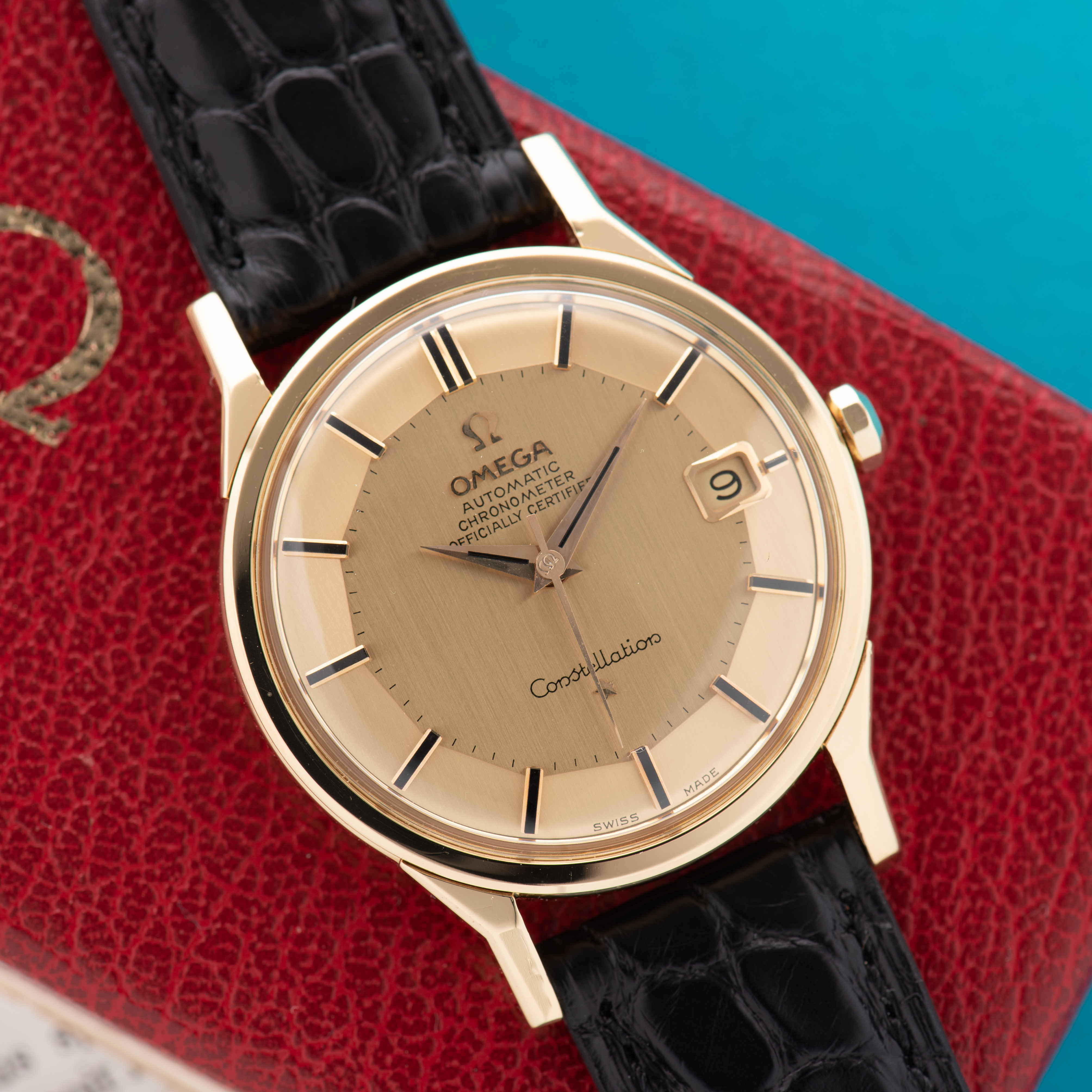 View of Omega Constellation Pie Pan 18K Gold Automatic FULL SET from 1964 Ref 168.005