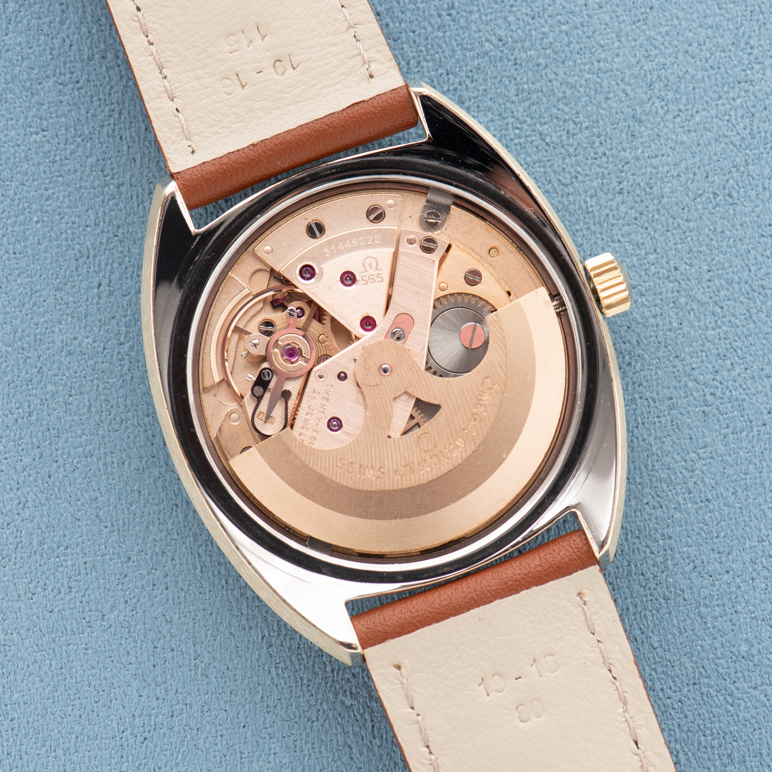 Zicht op Omega Constellation Chronometer C-vorm 14K Gold Capped from 1969 Ref 168.017
