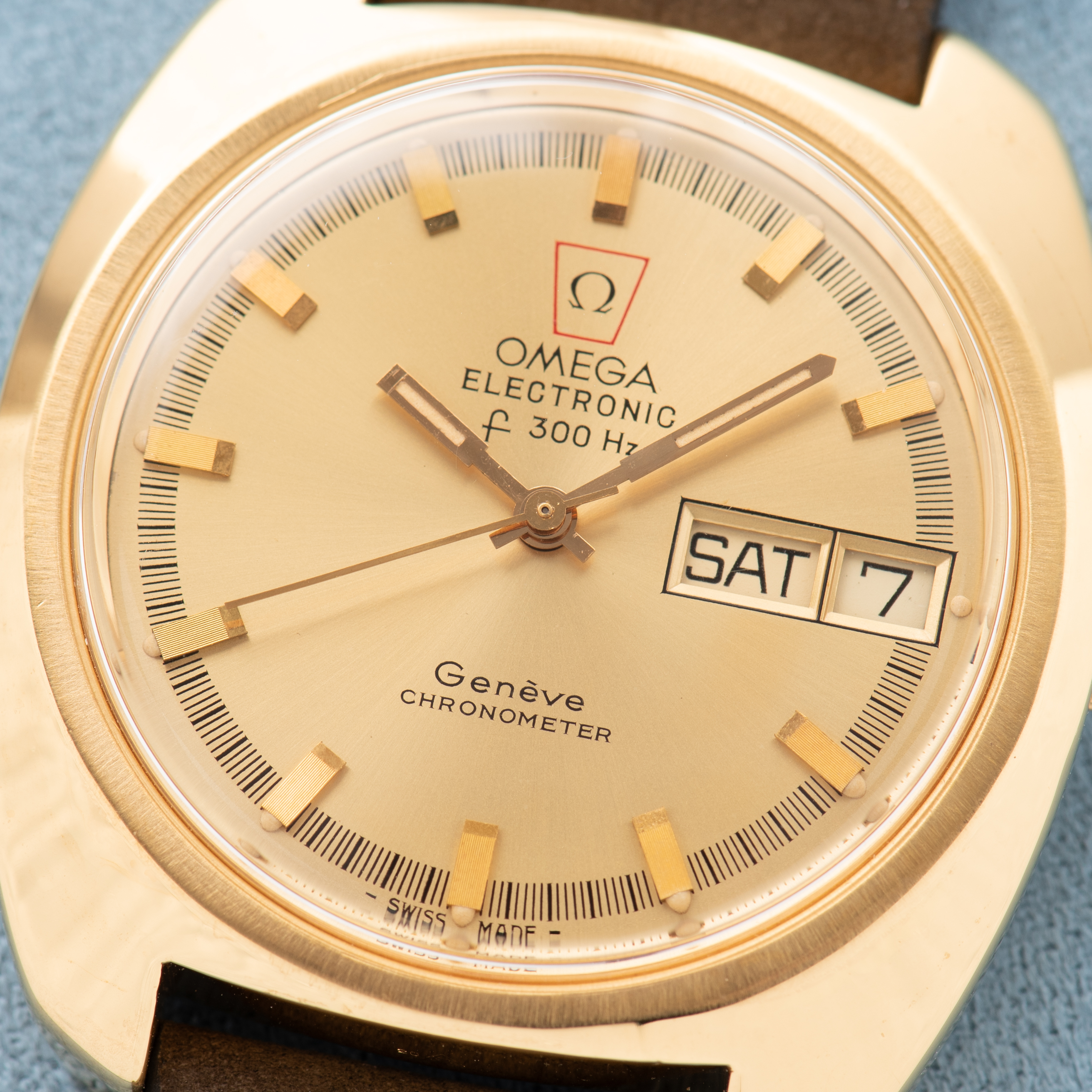 Vue de Omega Electronic F300 Hz Genève Chronometer Champagne Dial Réf 198.031 from 1969