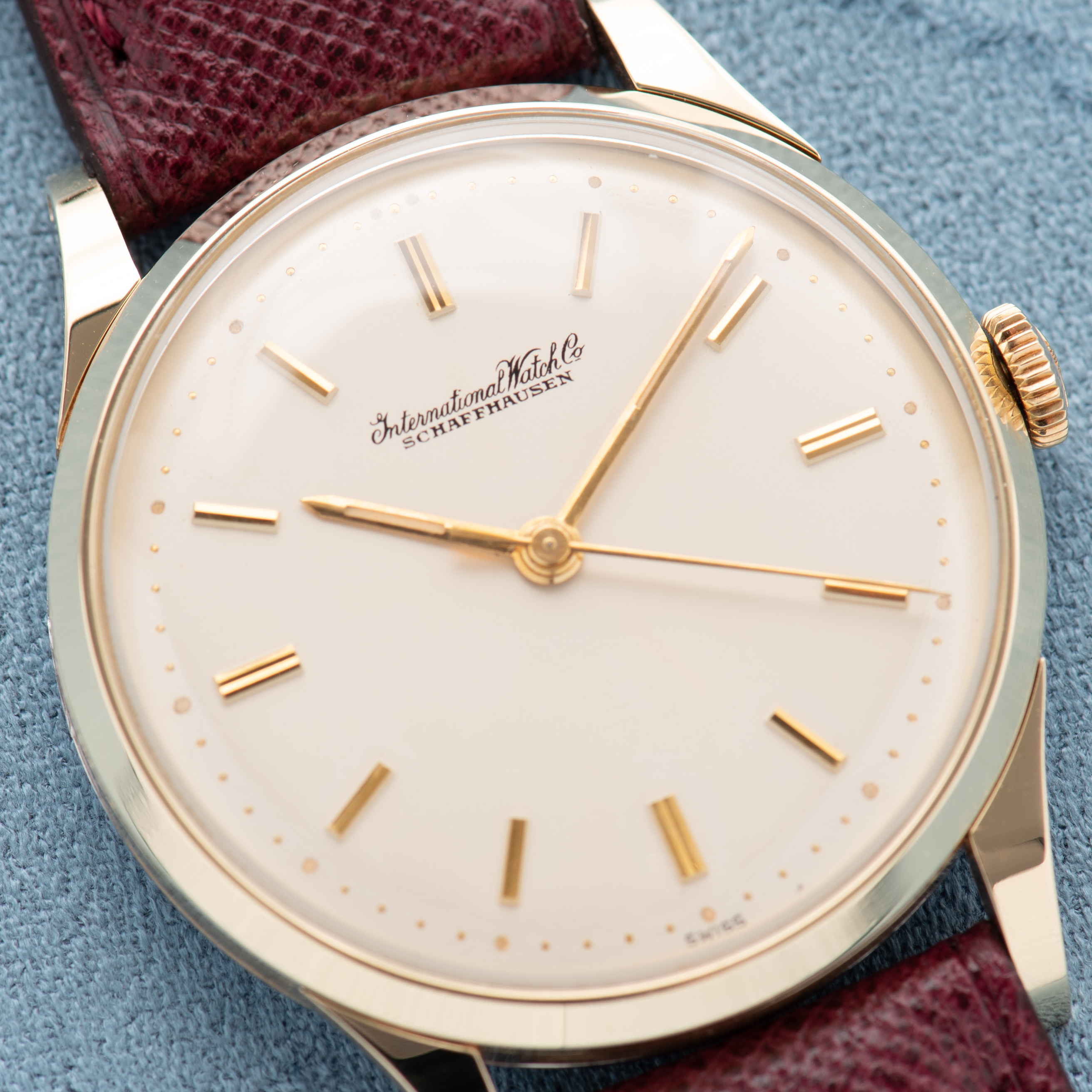 Vue de IWC International Watch Co Schaffhausen cal 89A réf 1454609