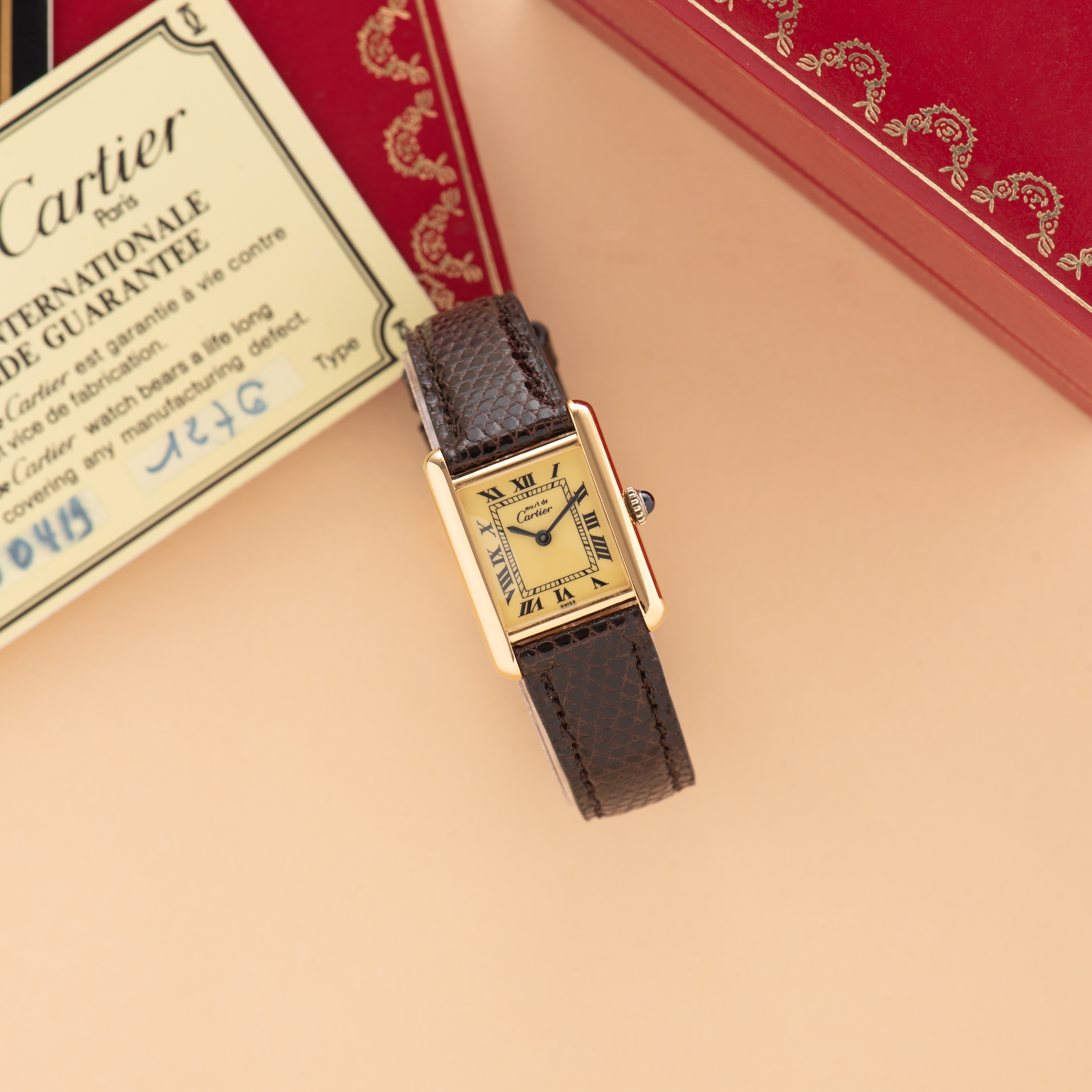 Zicht op Cartier Must by Tank Vermeil Roman Lemon Dial FULL SET van 1980