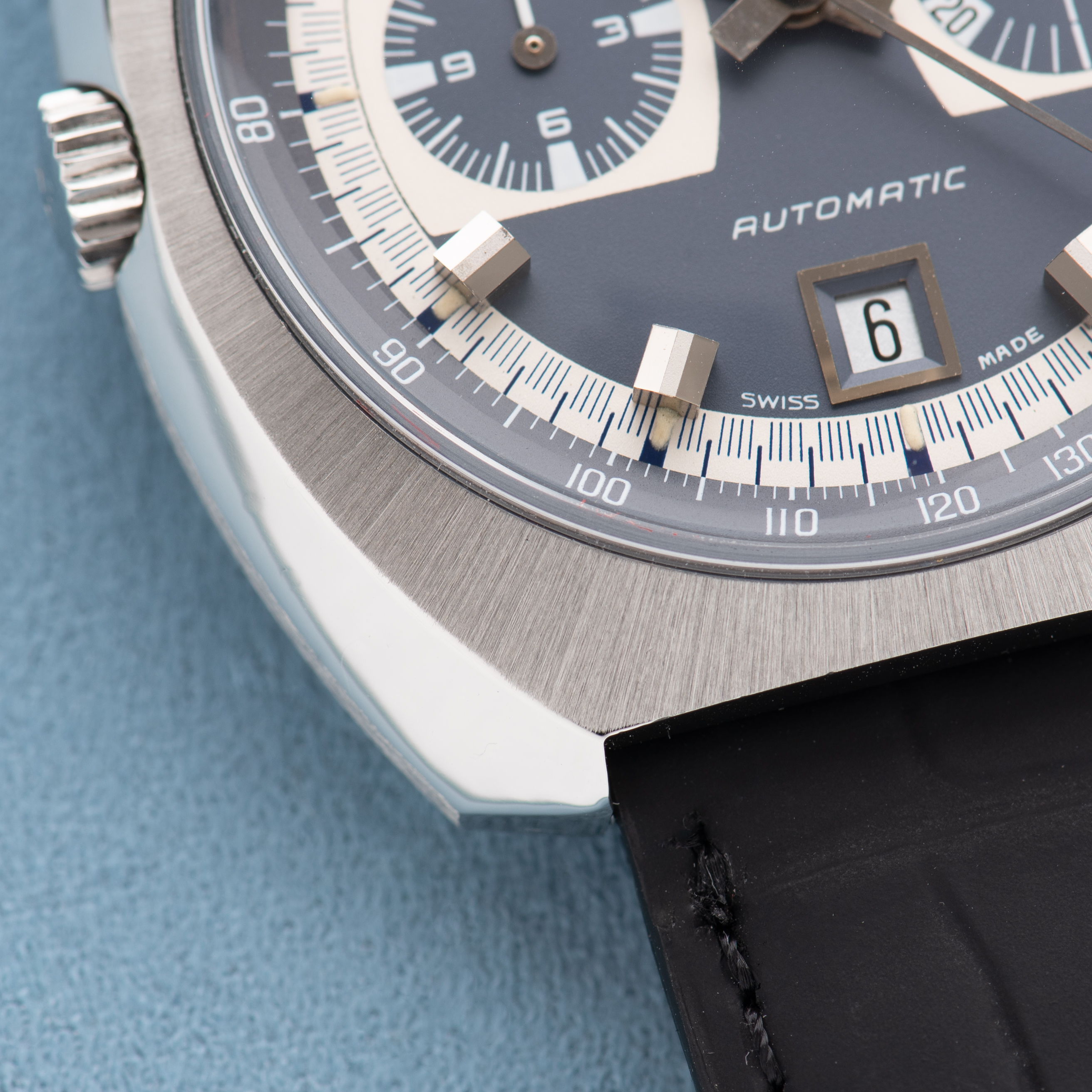 Zicht op Zodiac Chronograph Automatic Blue Dial Cal 12 (11) vanaf 1970