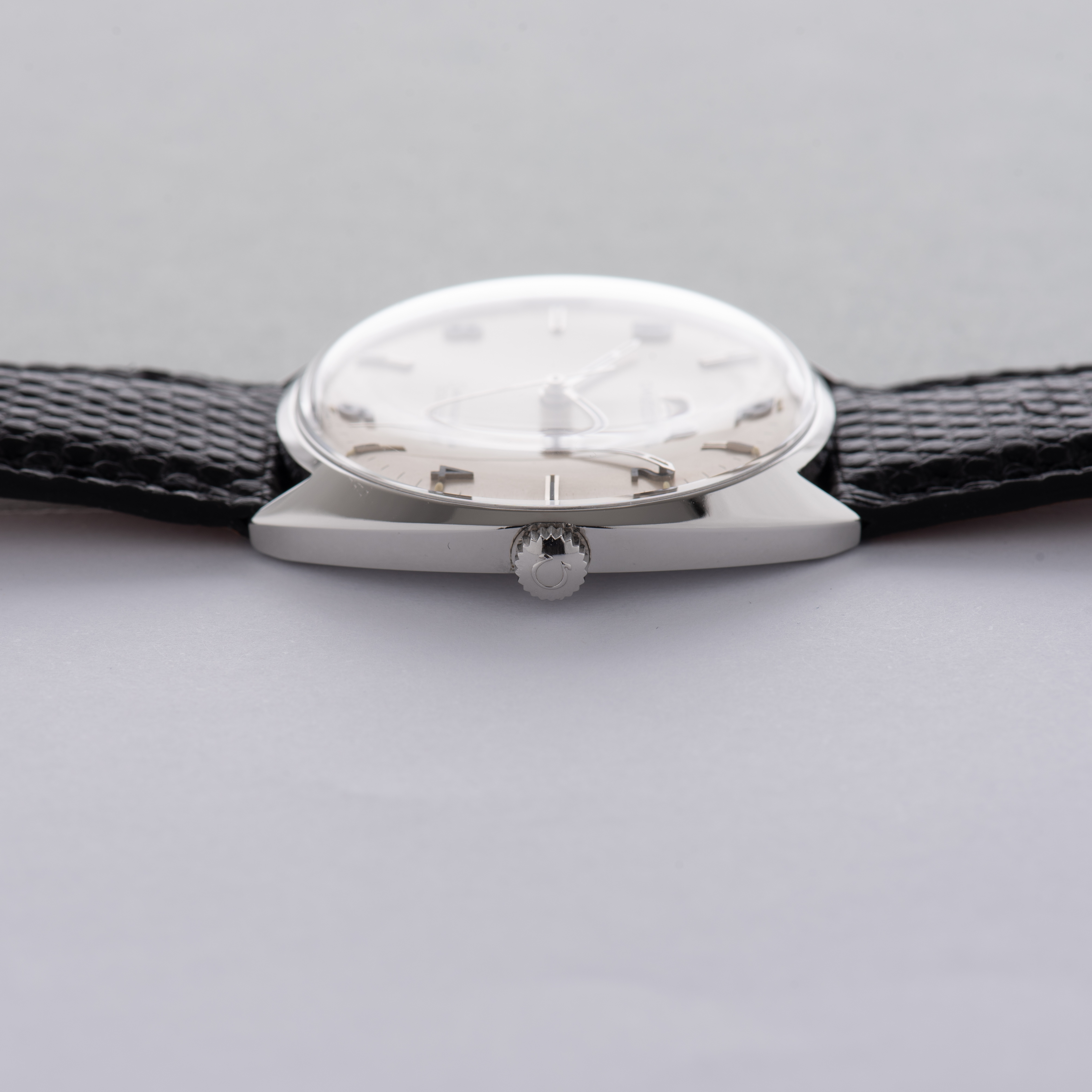 Vue de Omega Seamaster Cosmic réf 135.017 cal 601 from 1968