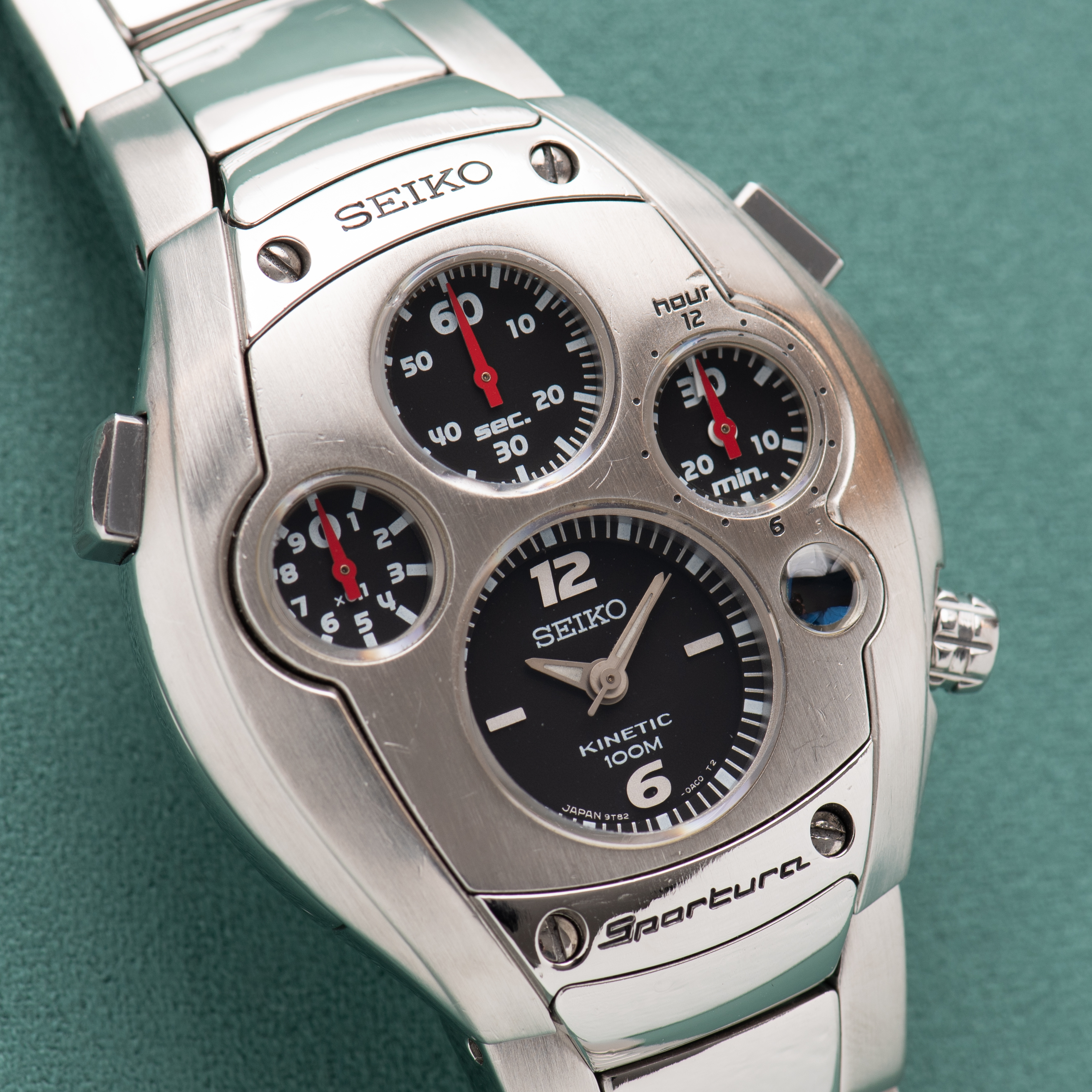 Zicht op Seiko Sportura Kinetic Chronograph SLQ015 9T82-0AC0 Seiko Serviced