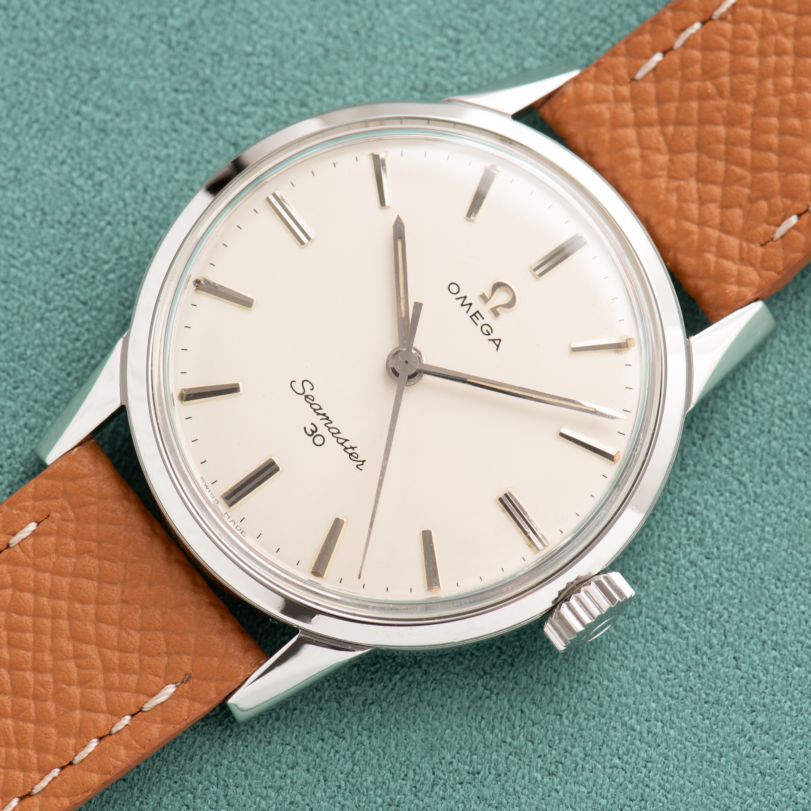 View of Omega Seamaster 30 "Linen Dial" from 1963 Ref 135.003