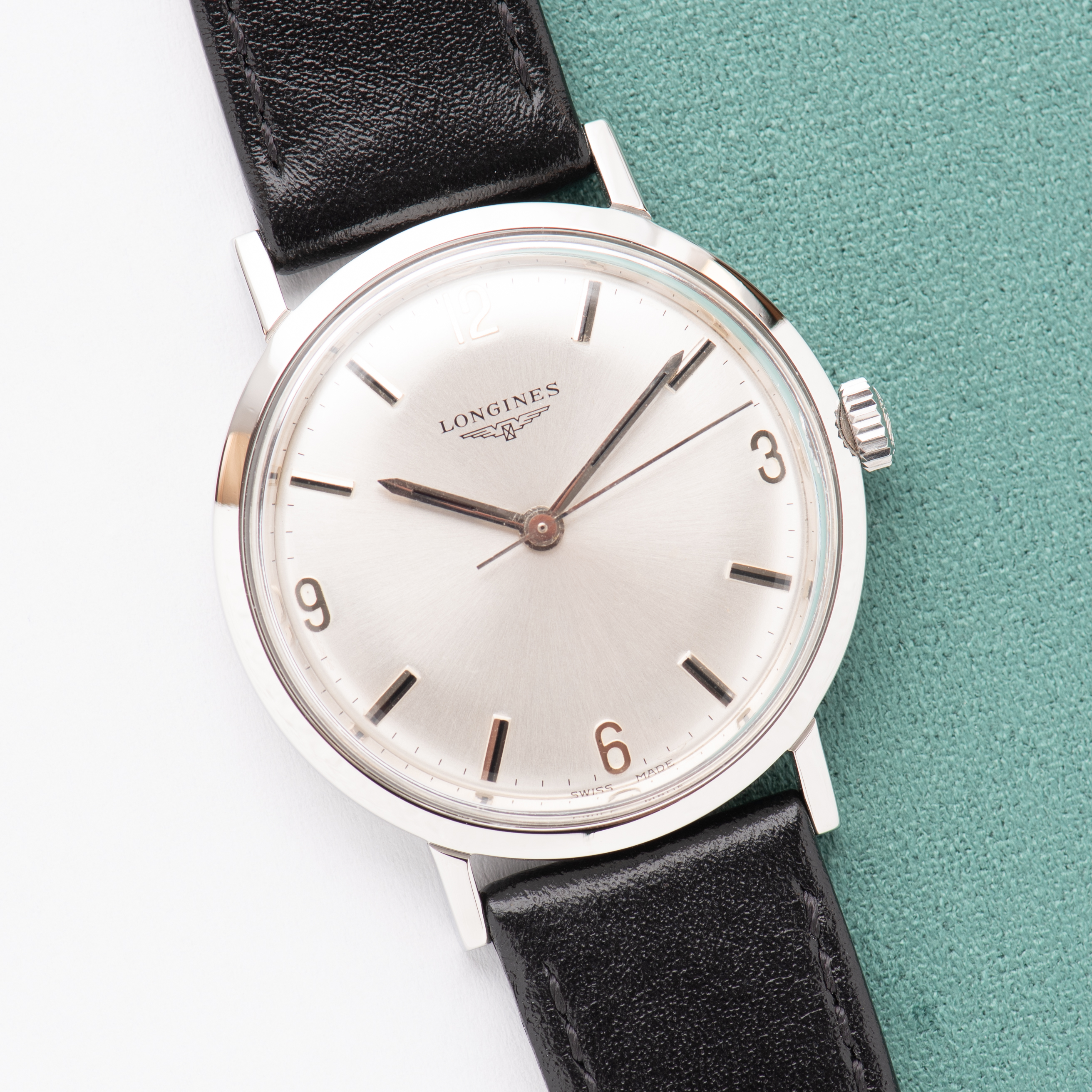 View of Mechanical Steel Longines – Silver Dial – Caliber 284 – Ref. 7839-4 – Circa 1960