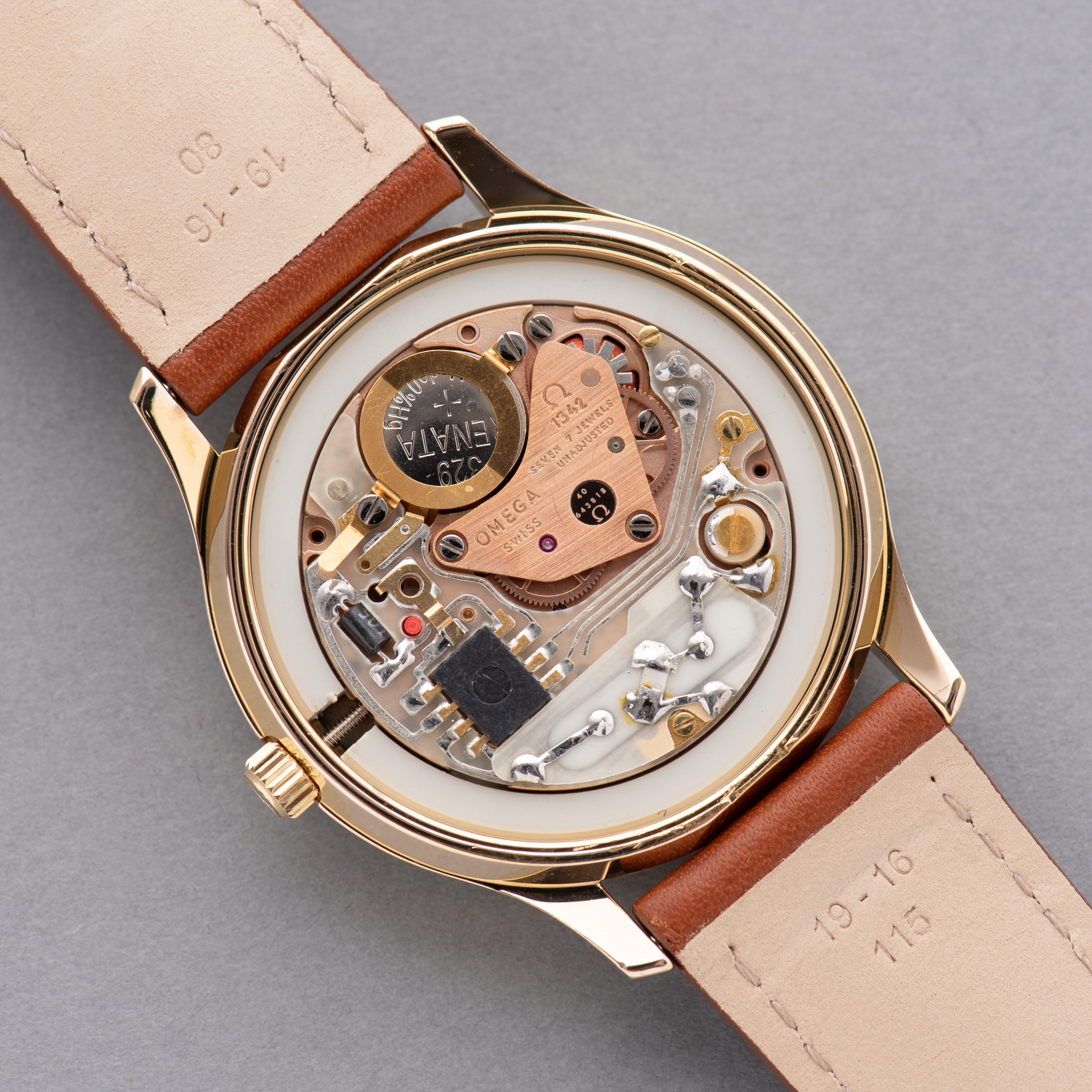 Vue de Omega Seamaster Quartz from 1977 cal 1342 Réf 196.0106