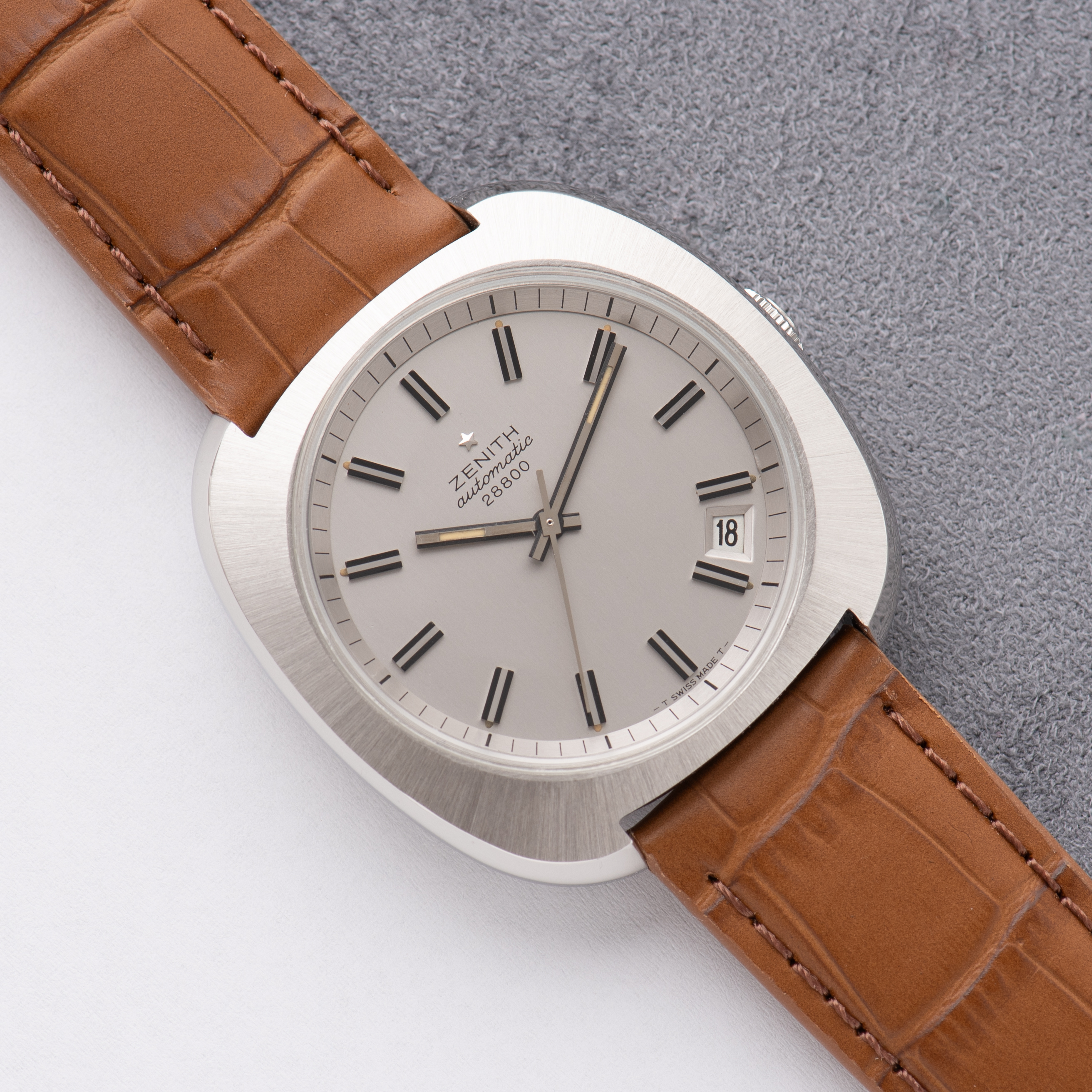 Vue de Zenith Surf Automatic 28800 Alt. réf 01.1250.380 cal 2552