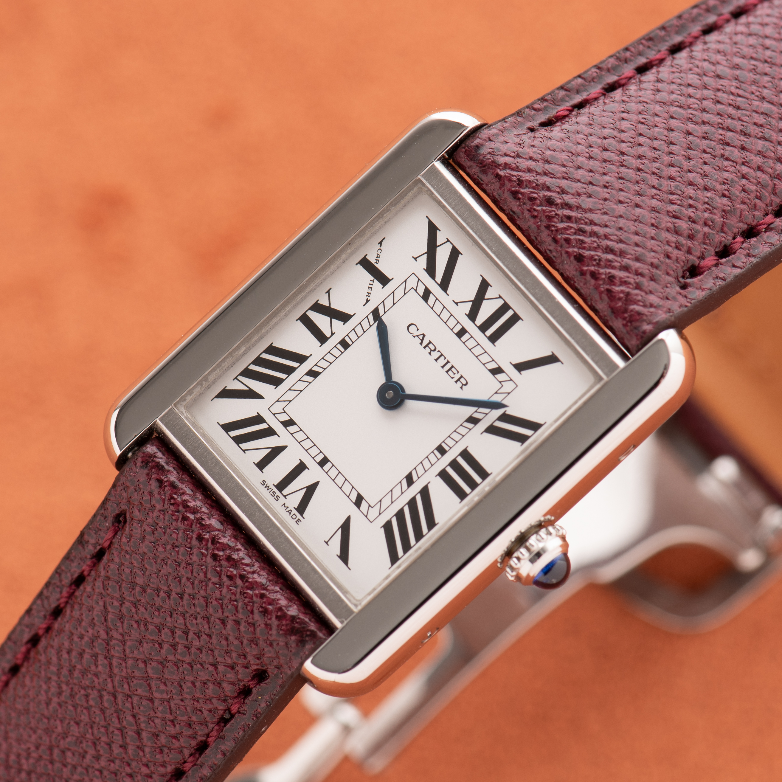 Vue de Cartier Tank Solo PM Roman Dial réf 2716