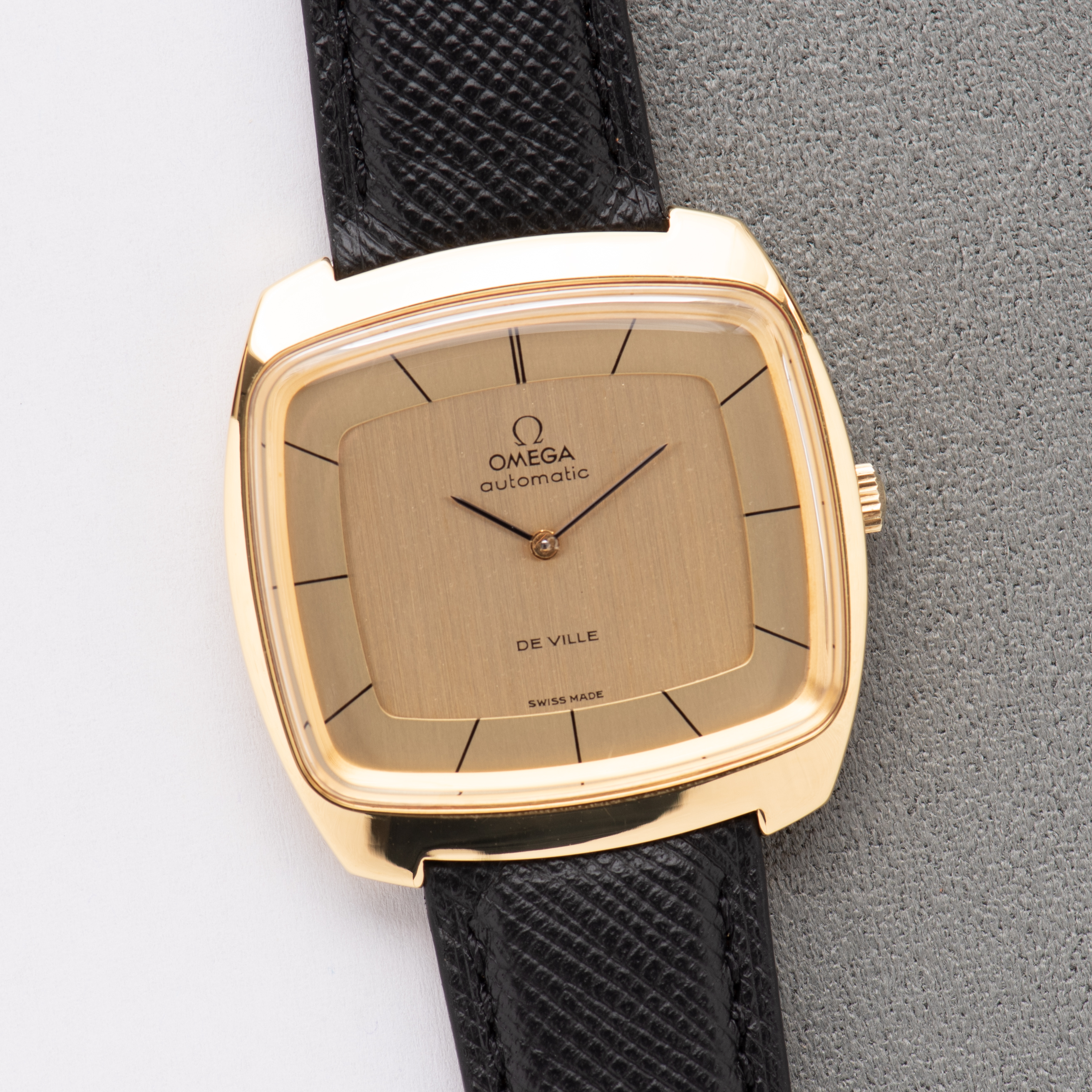 View of Omega Automatic De Ville "Tv Screen" Cal 711 réf 151.0051 from 1964