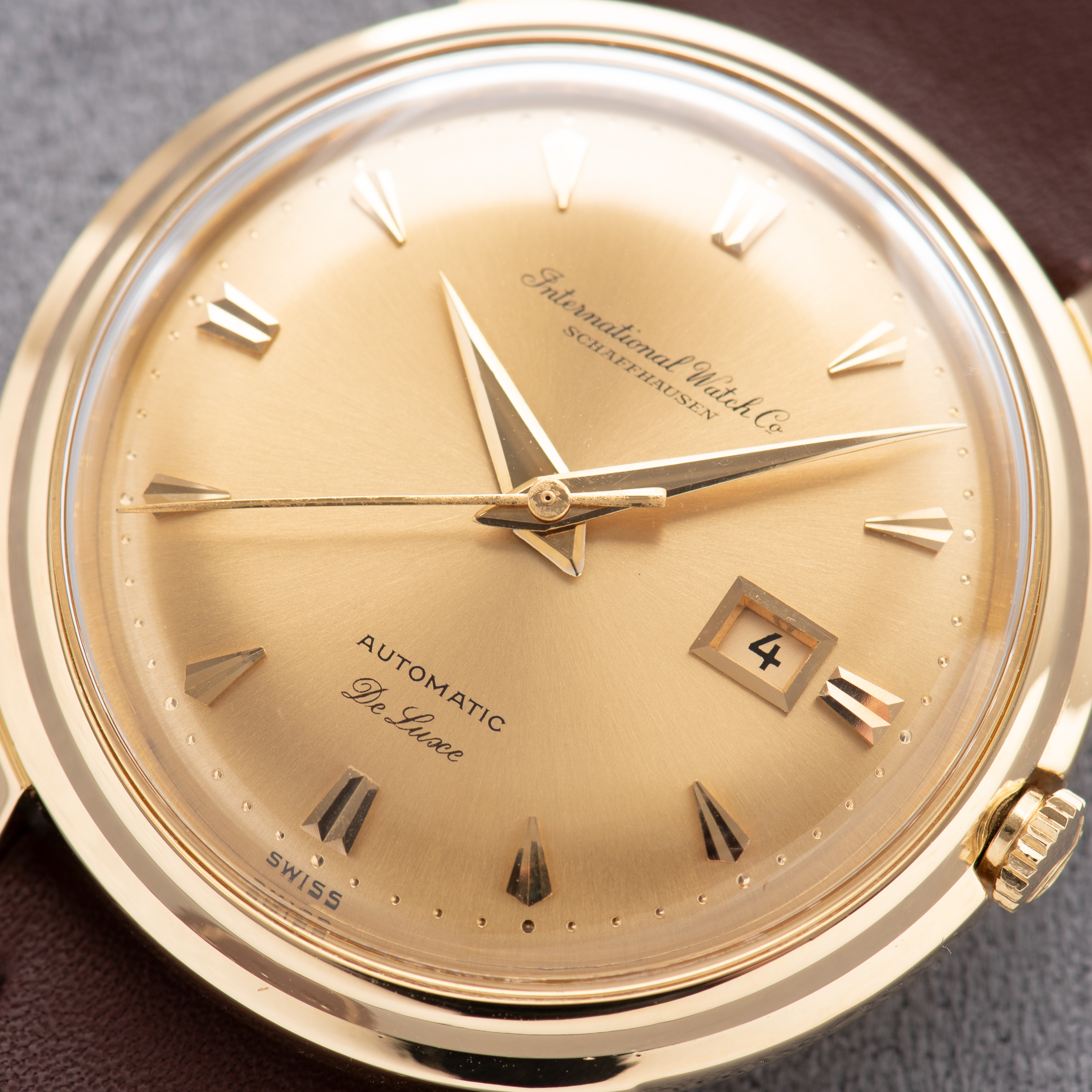 Vue de IWC International Watch Co Schaffhausen Automatic De Luxe Date cal 8531 Gold 18k