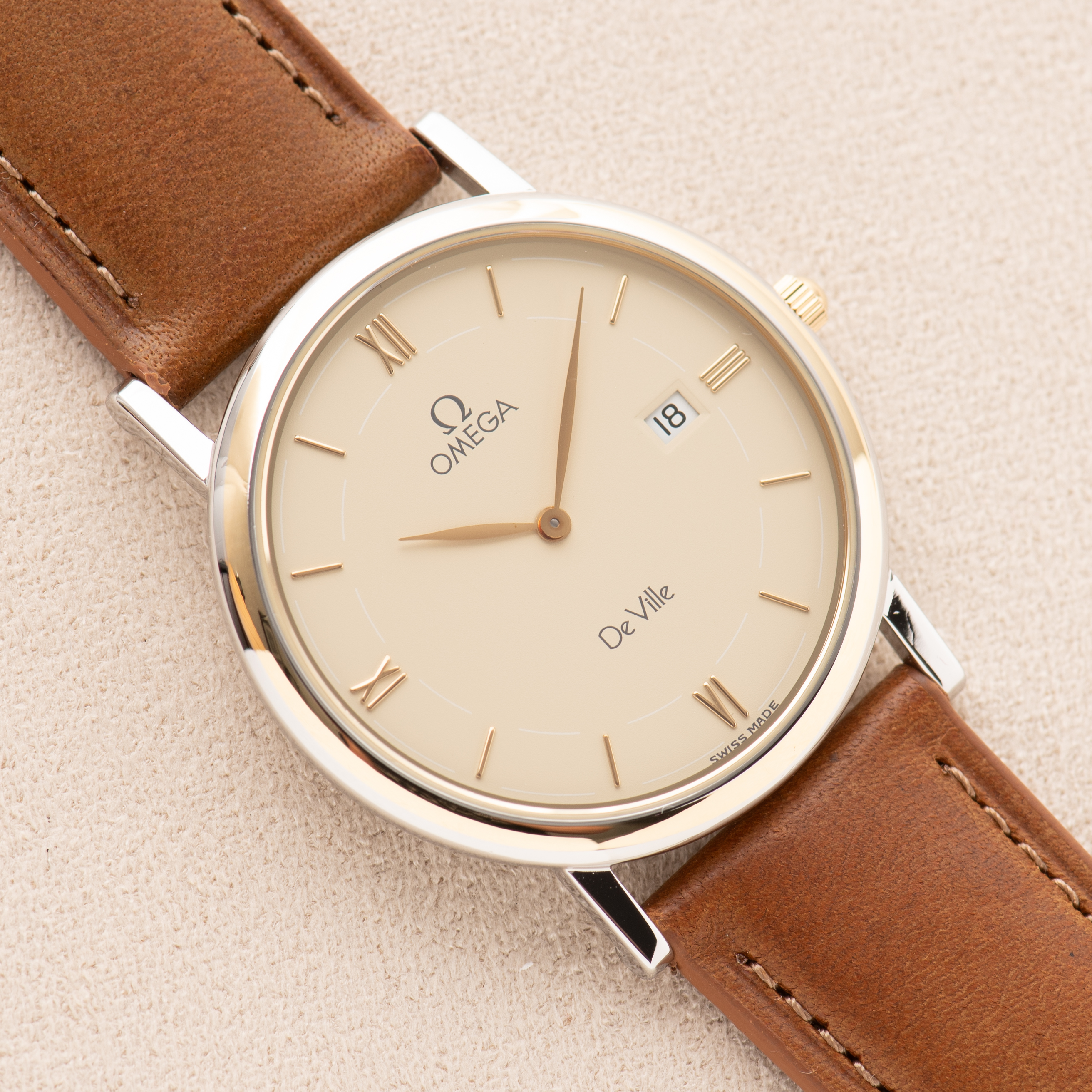 View of Omega De Ville Quartz Gold Steel Creme Dial Réf 196.2379 Full set from 1/09/1995