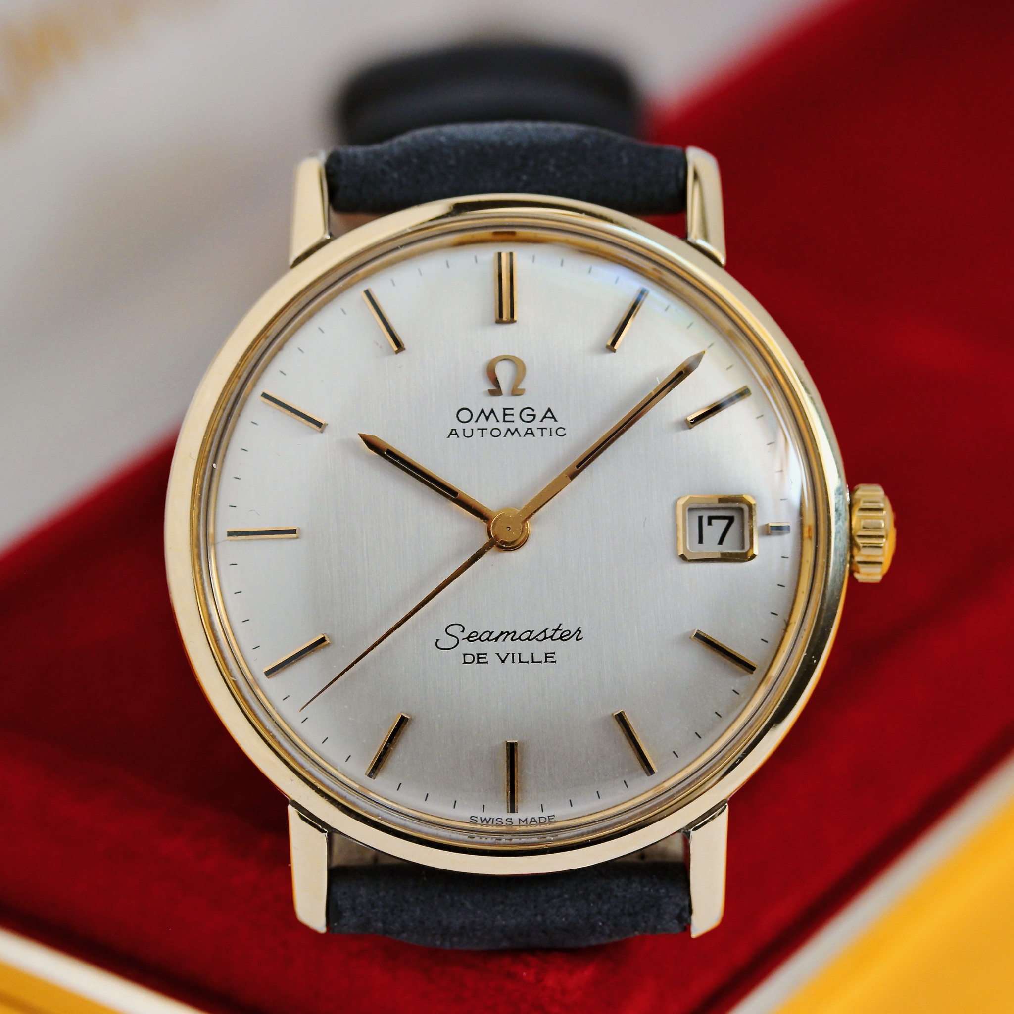 Zicht op Omega Automatic Seamaster réf 166.020 cal 565