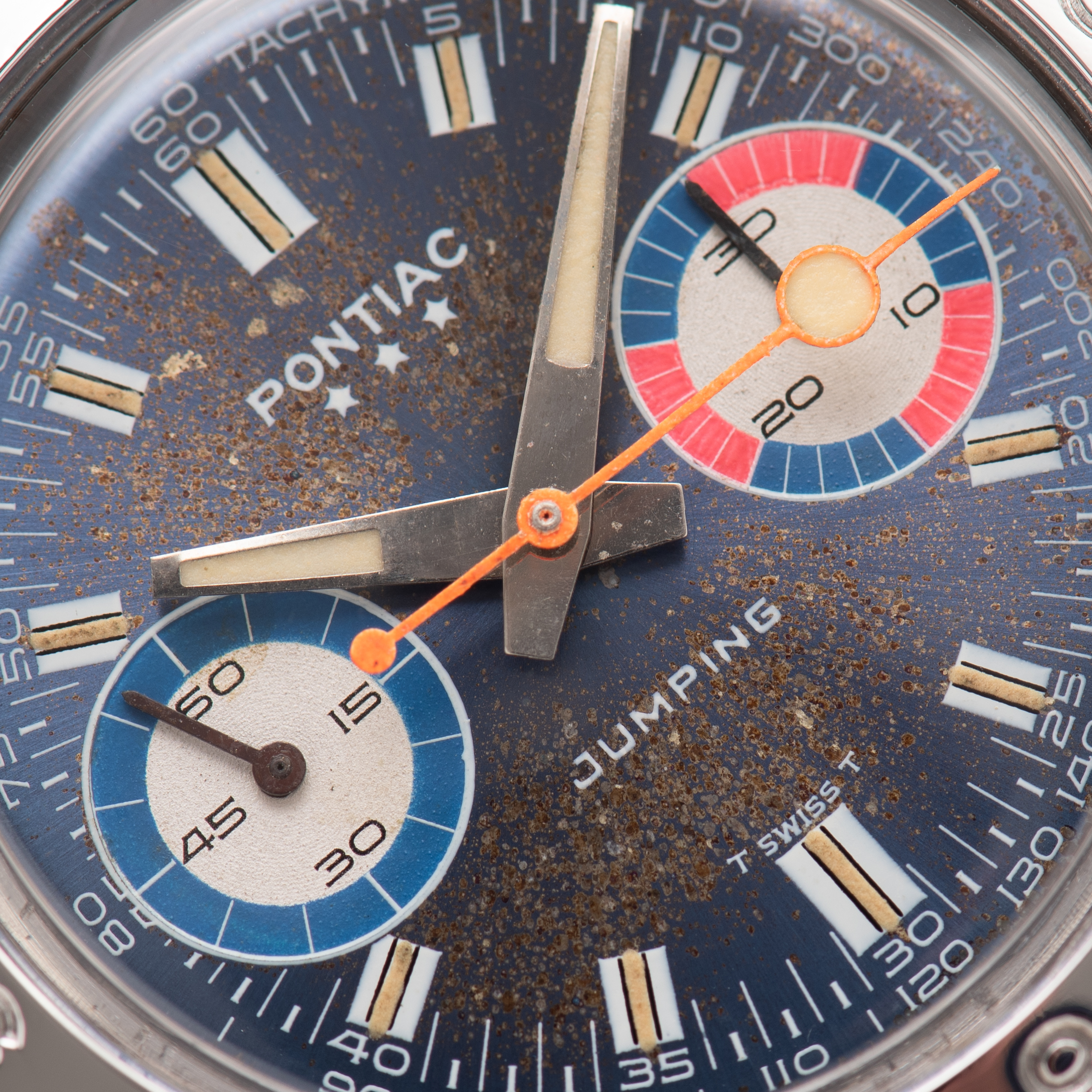 Vue de Pontiac *** Jumping Chronographe Valjoux 7733 from 70'